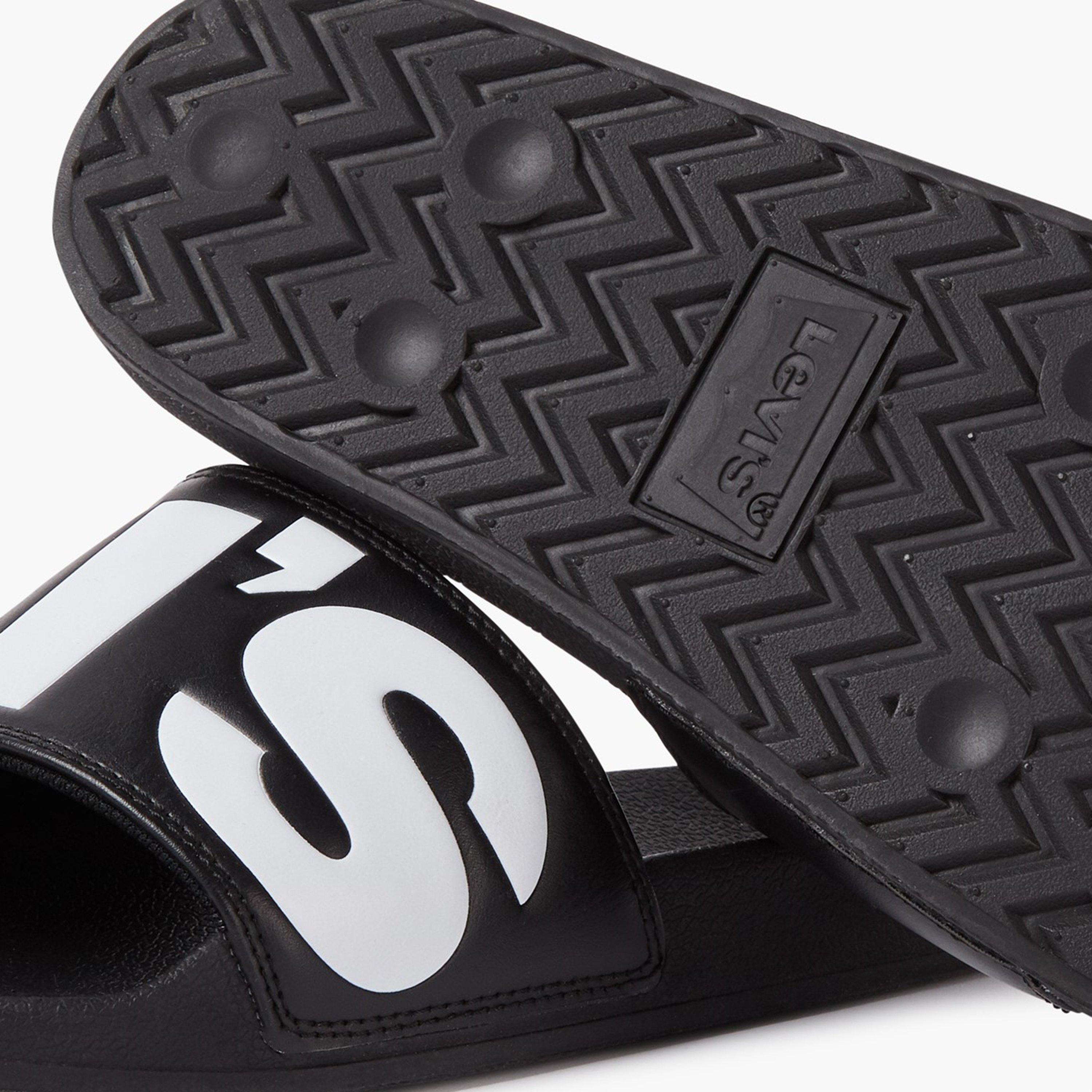 Levis June Sliders