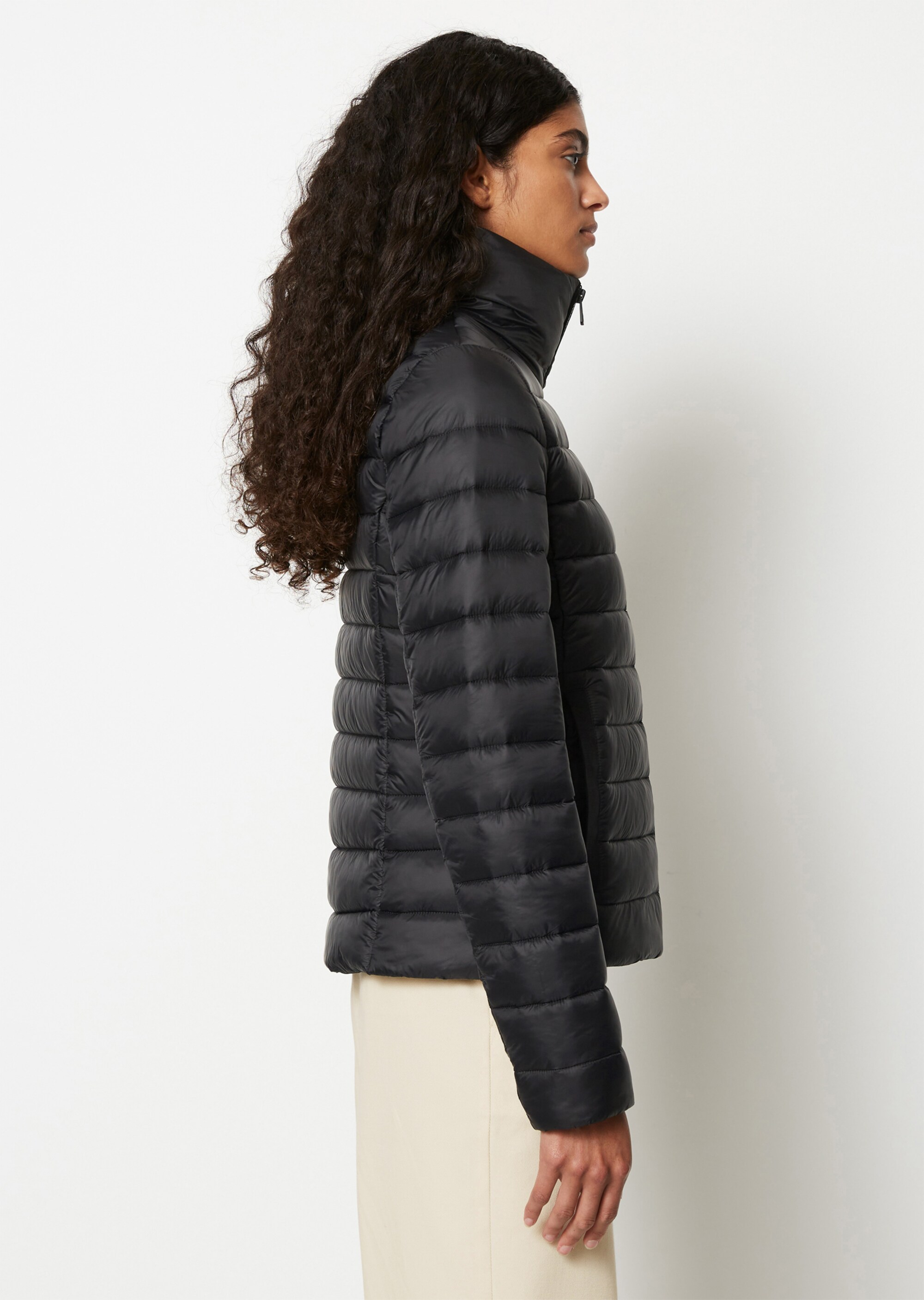 Steppjacke fittedmit wasserabweisender Oberfläche