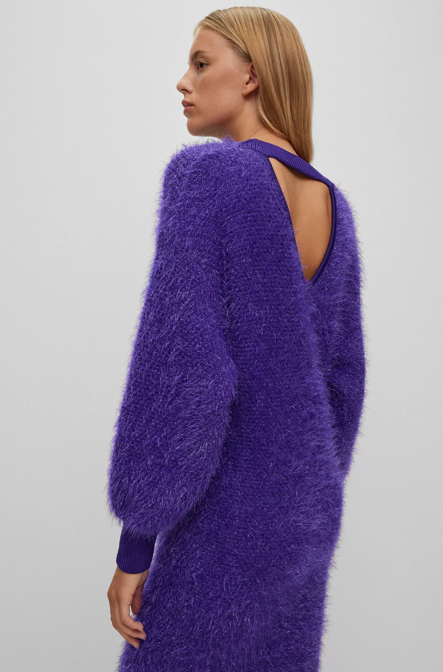Vestido de malha laranja brilhante da BOSS com recorte nas costas.