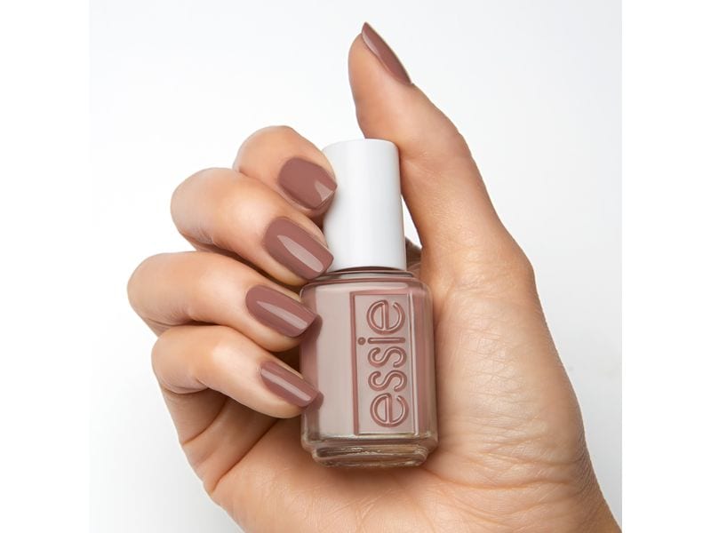 essie Nagellack Nail 497 clothing optional Hochwertiger, haltbarer Lack stärkt die Nägel und gleicht Unebenheiten aus