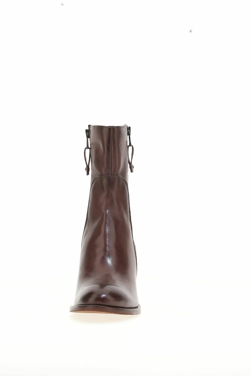 MJUS<br>Botas de cano curto em couro ultramacio