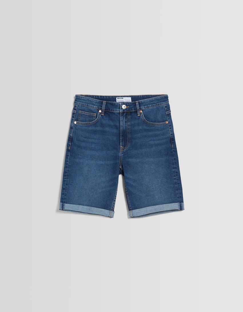 Bermuda jeans skinny com barra dobrada
