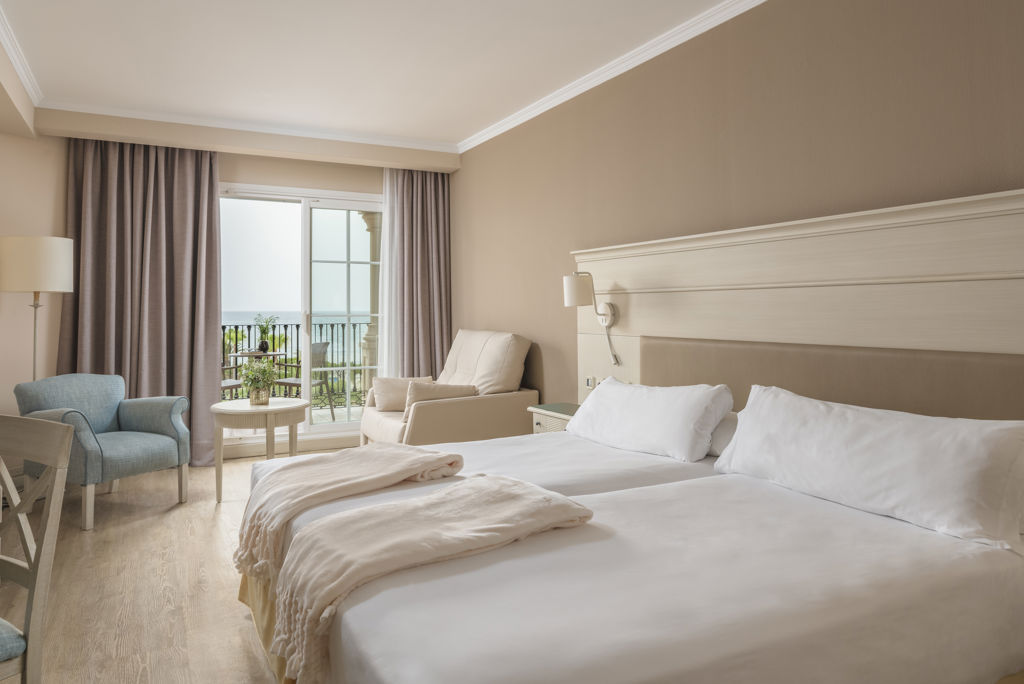 Iberostar Waves Malaga Playa Logies en ontbijt - Aparthotel