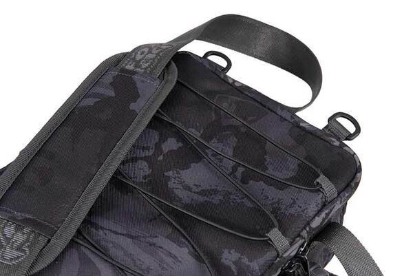 Sac Fox Rage Camo Voyager Medium Tackle Bag (avec 6 Boîtes)