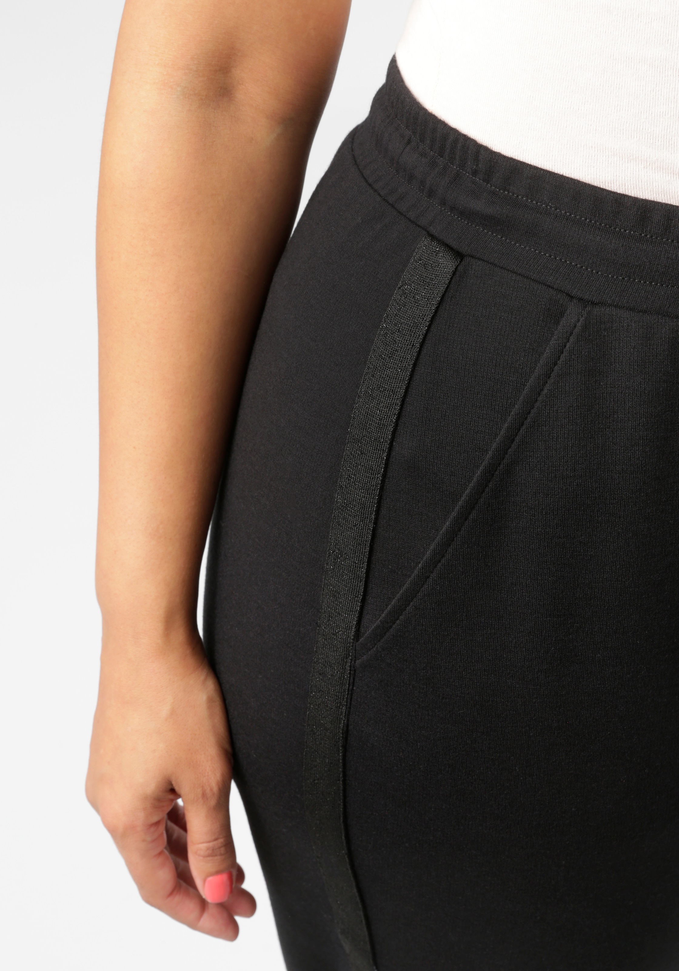 Aniston PLUS Sweathose  mit tonigen Glitzerstreifen - NEUE KOLLEKTION