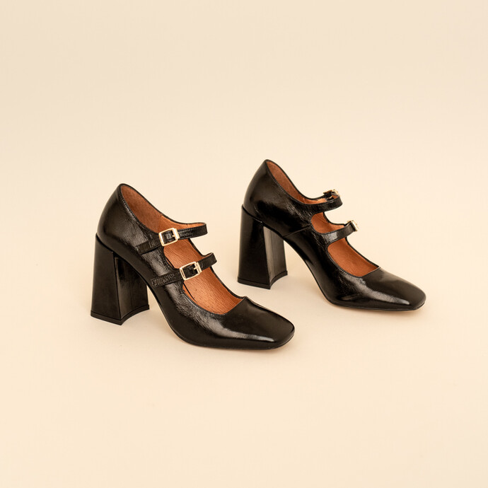 Babies à talons et brides  en cuir brillant noir