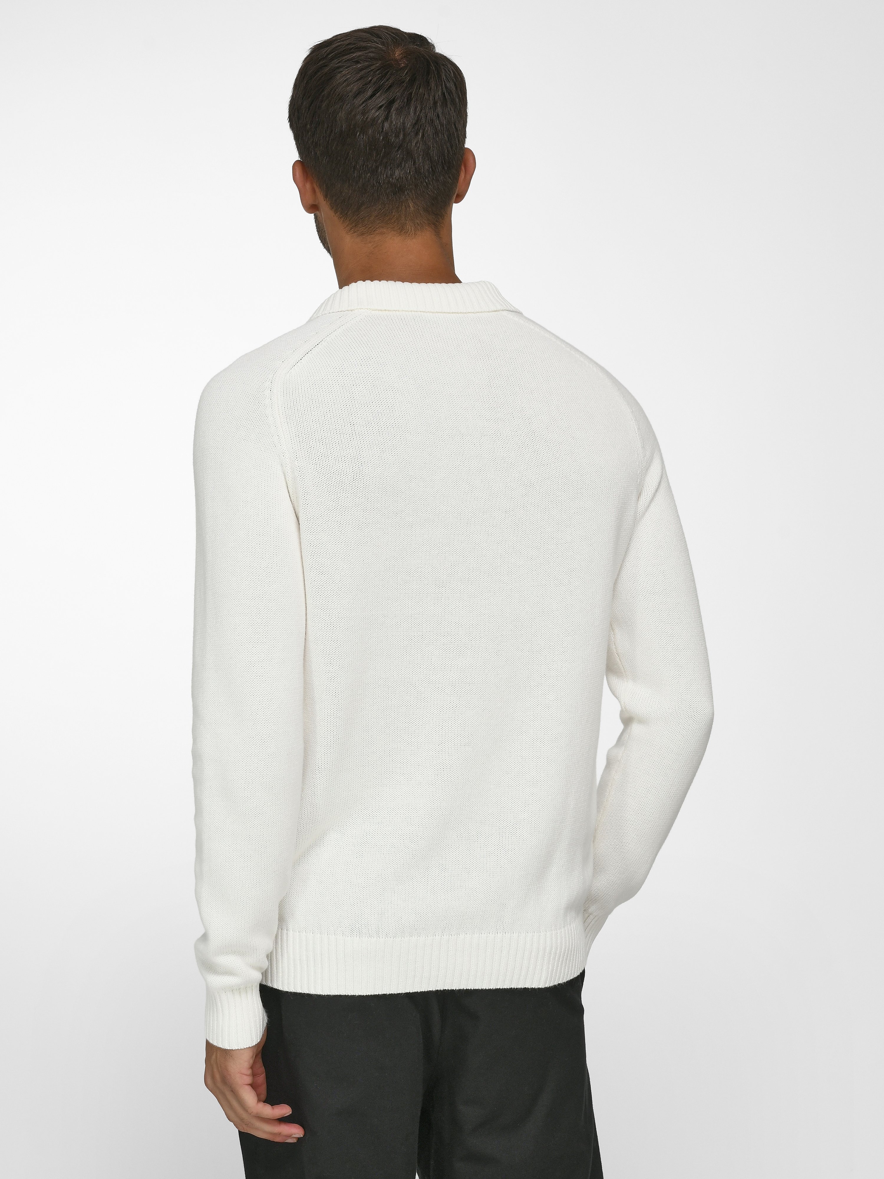 Pullover mit Kragen