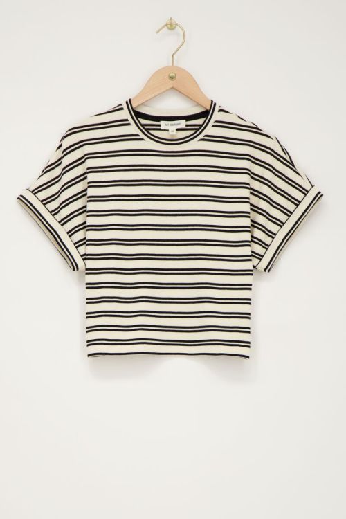 Wit T-shirt met dubbele zwarte strepen