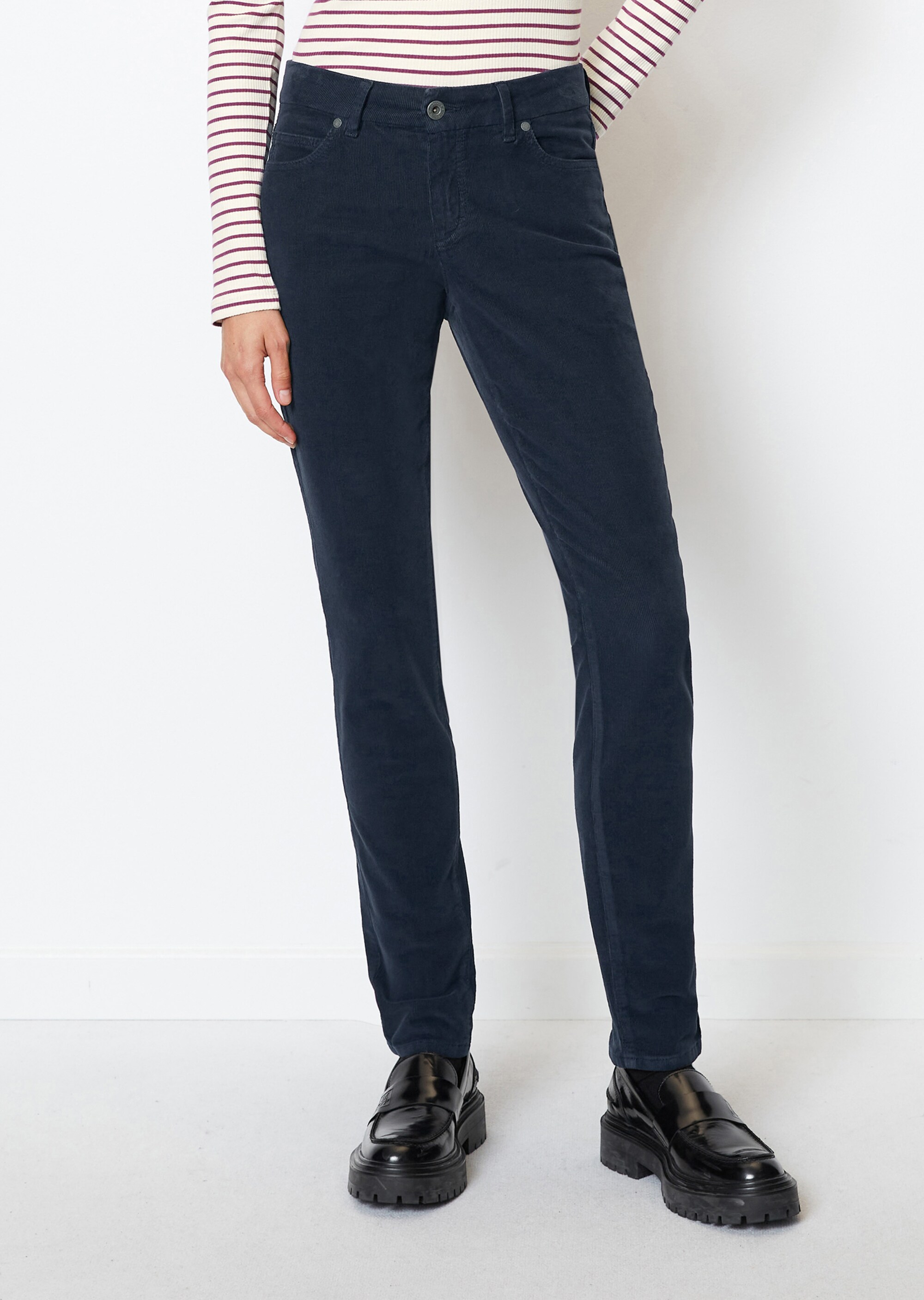 Cordhose Modell ALBY slim aus Organic Cotton-Stretch