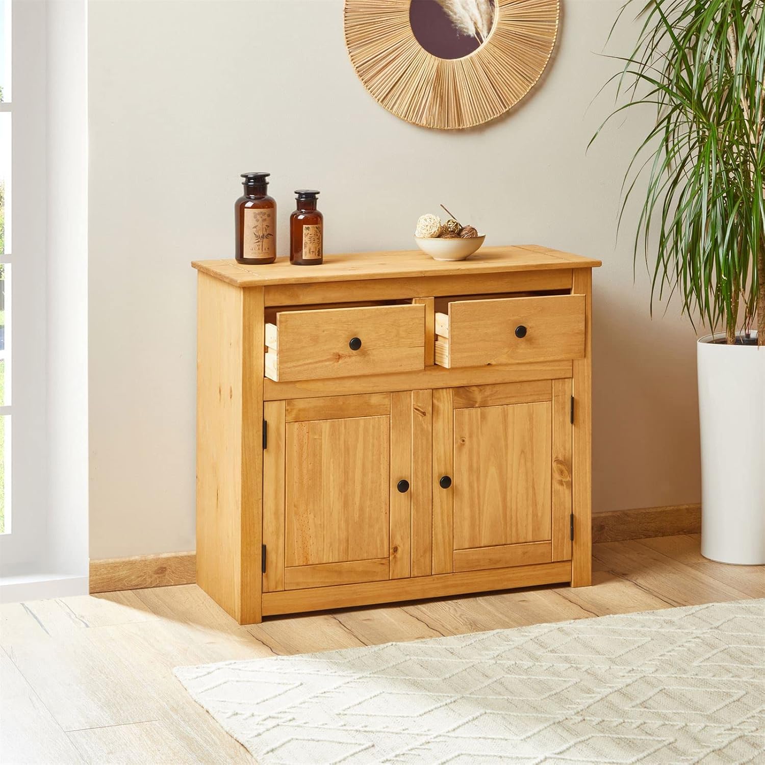 CARO-Möbel Kommode Cancun im Landhaus Stil aus Kiefer massiv, Moderne Anrichte mit 2 Schubladen und Türen, Sideboard mit gebeizter gewachster Oberfläche