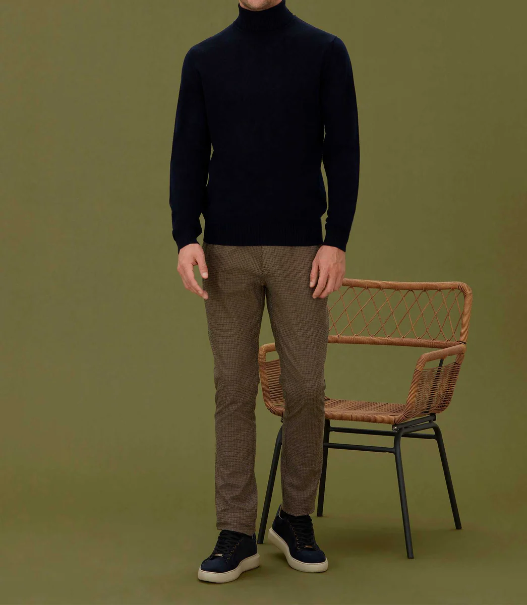 Pull col roulé marine 