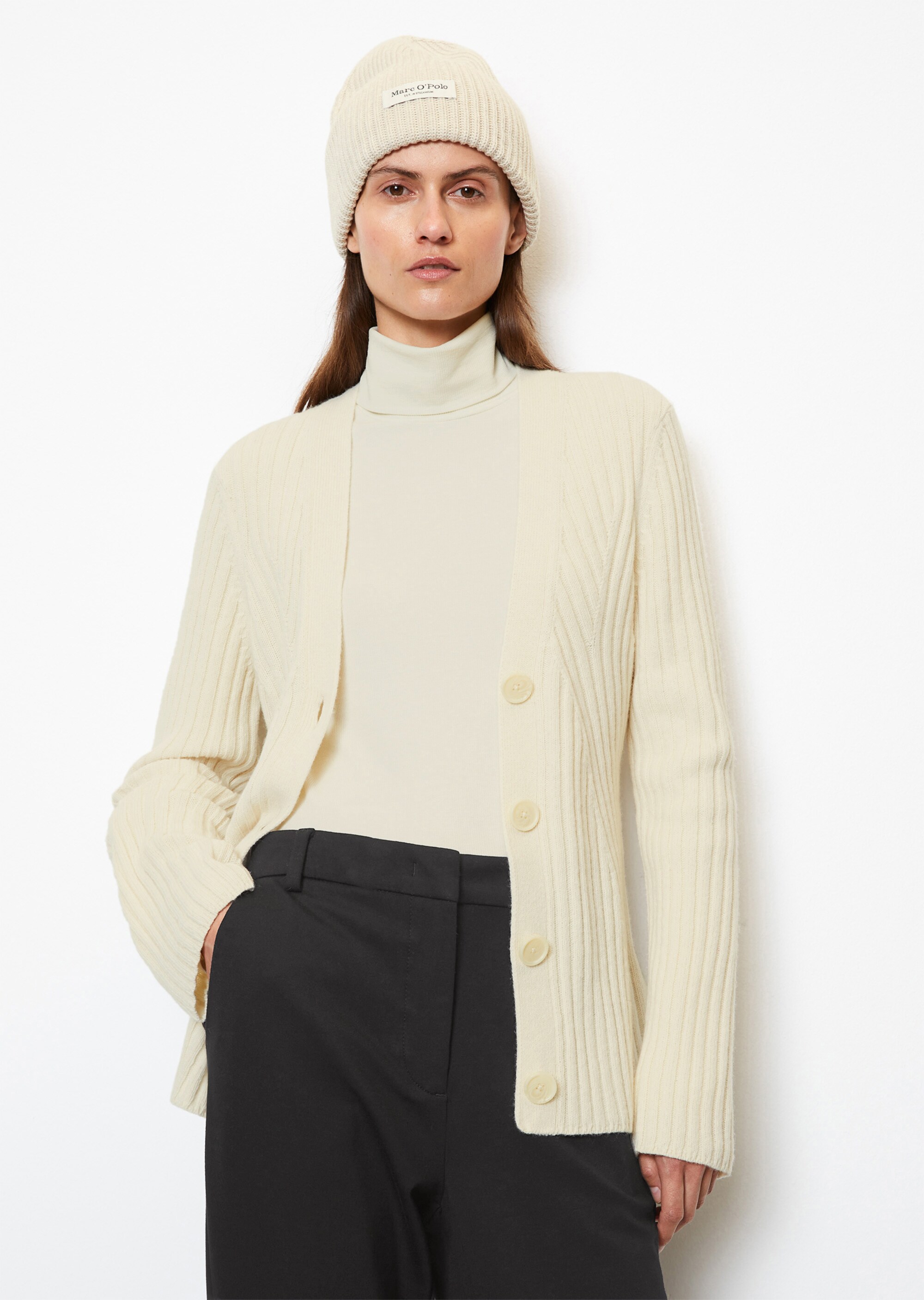V-Neck-Cardigan fittedmit Fully fashioned Details