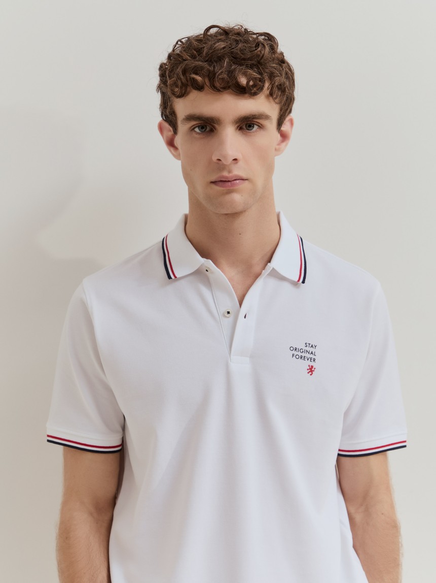 Polo piqué regular fit com riscas