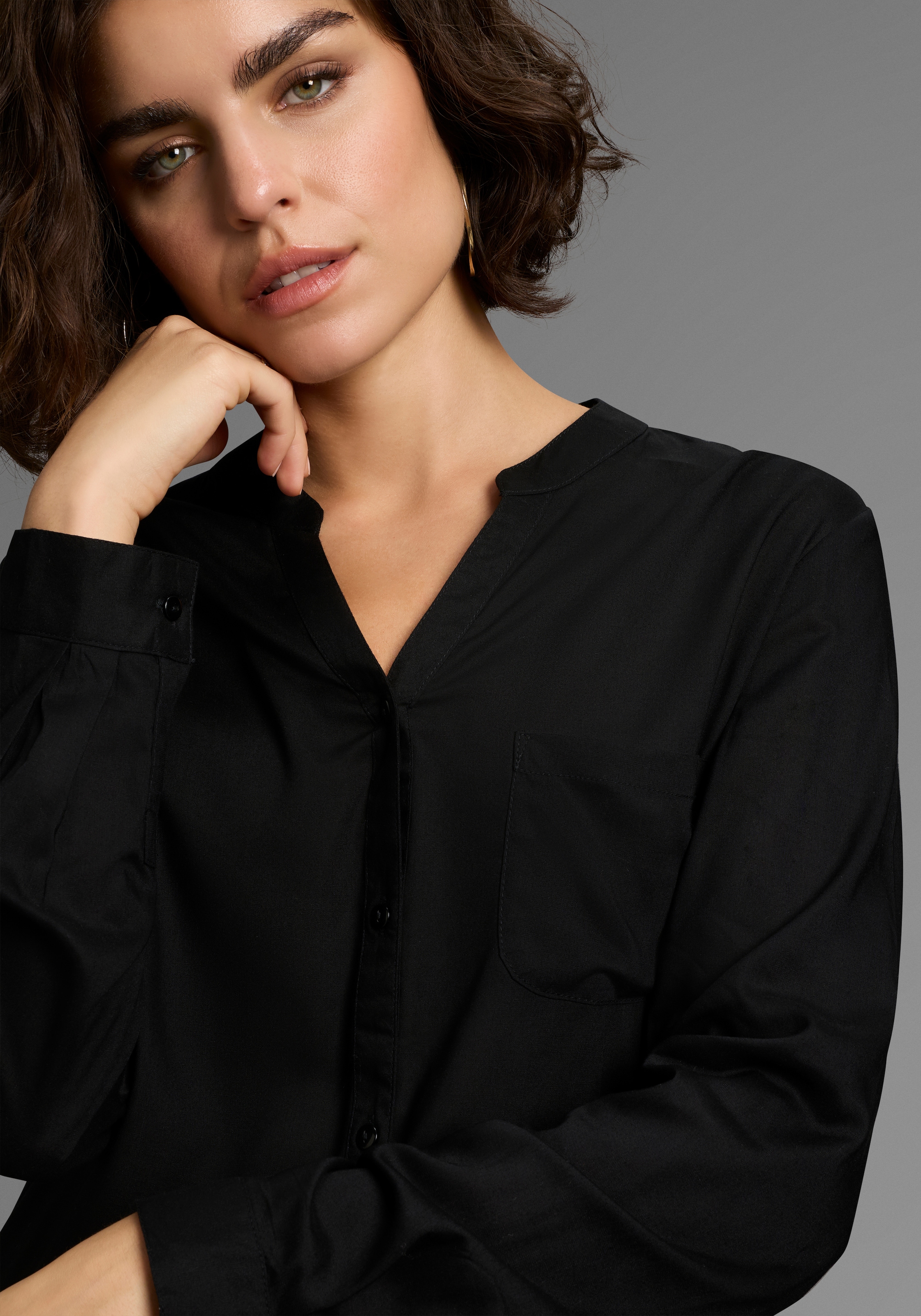 AJC Hemdbluse , mit kleinem Stehkragen und Brusttasche