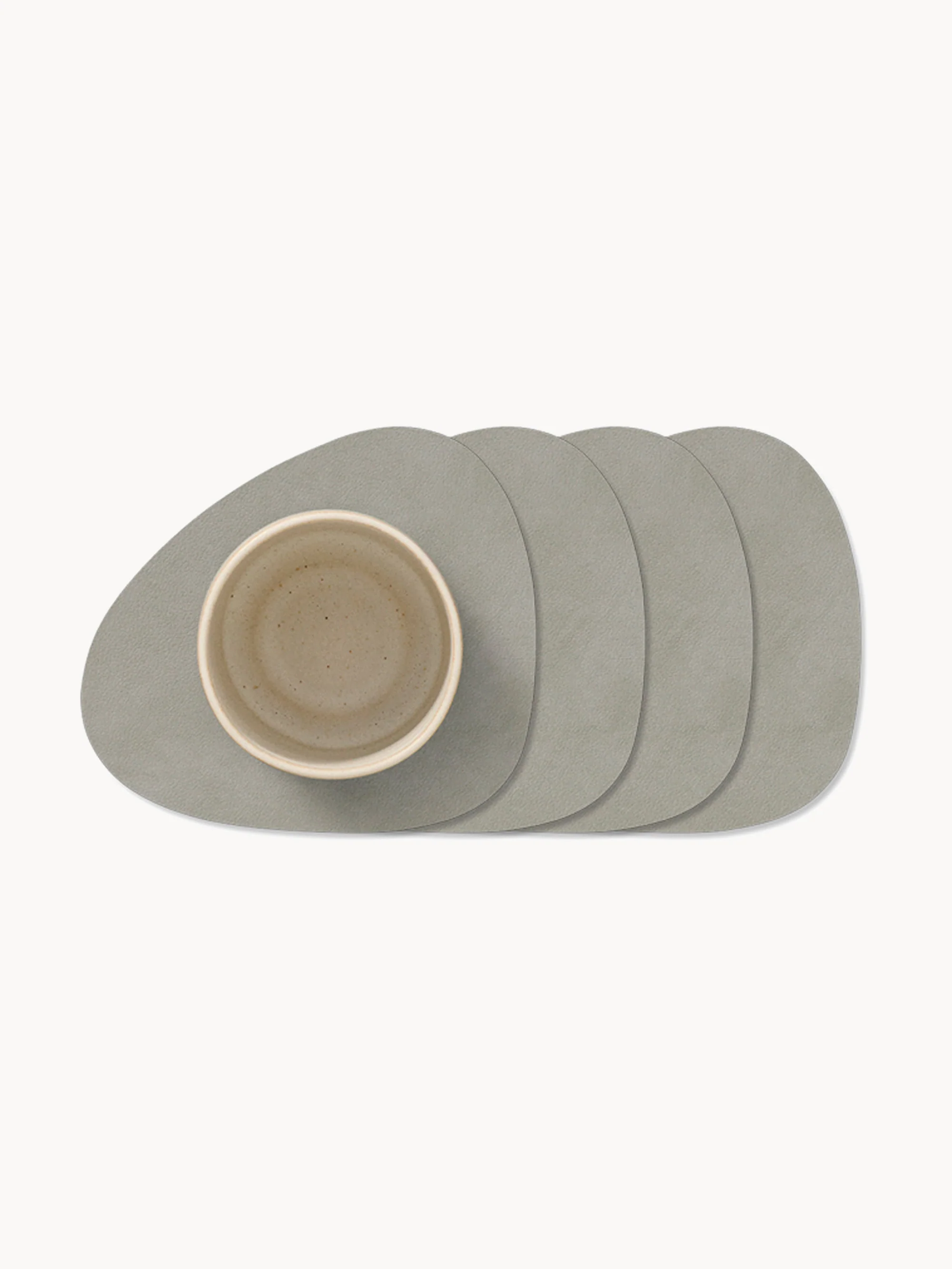 Asymmetrische leren placemats Curve, 4 stuks