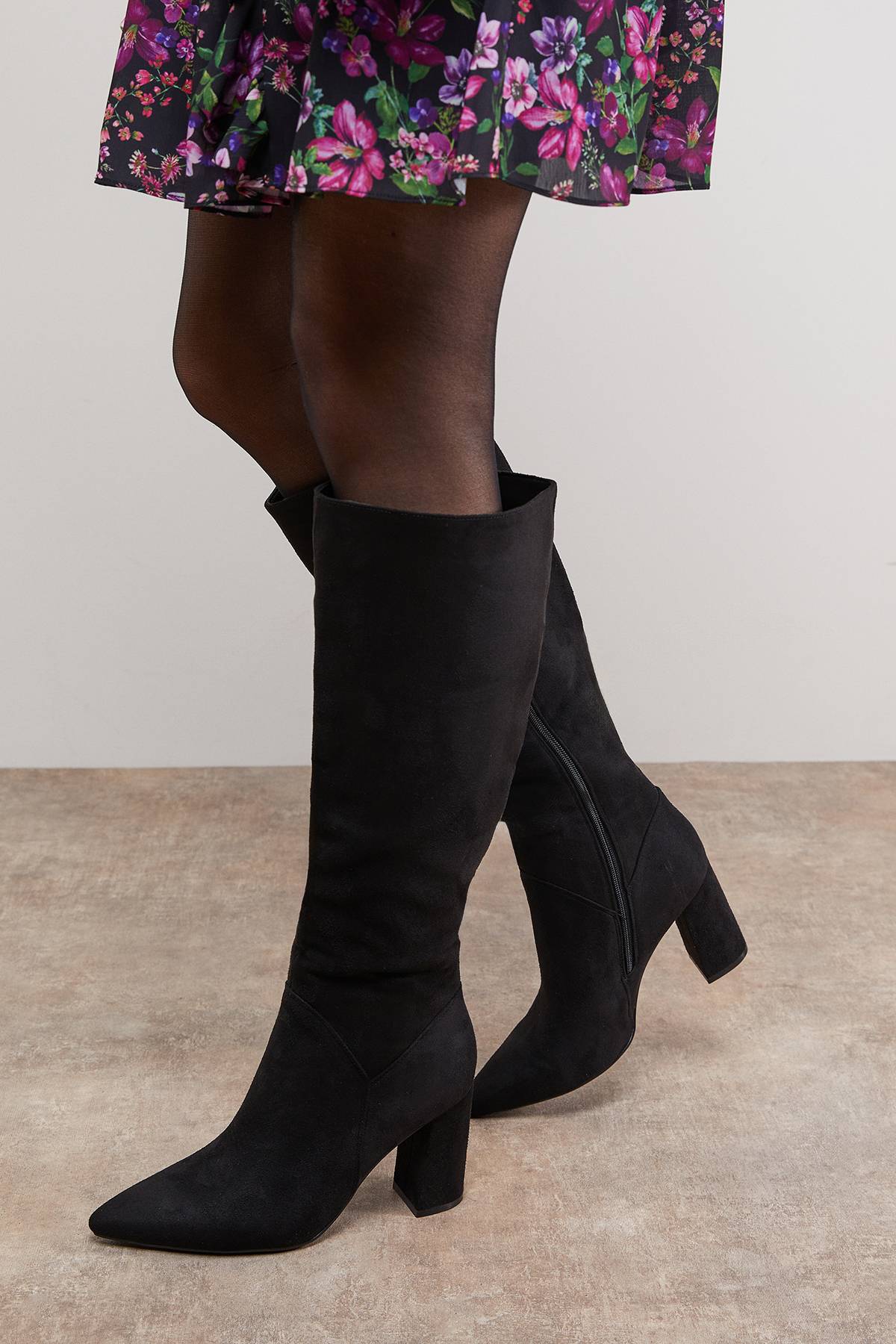 Oasis Bottes Montantes Pointues à Talon Bloc Haut en synthétique Jemima Coupe Large
