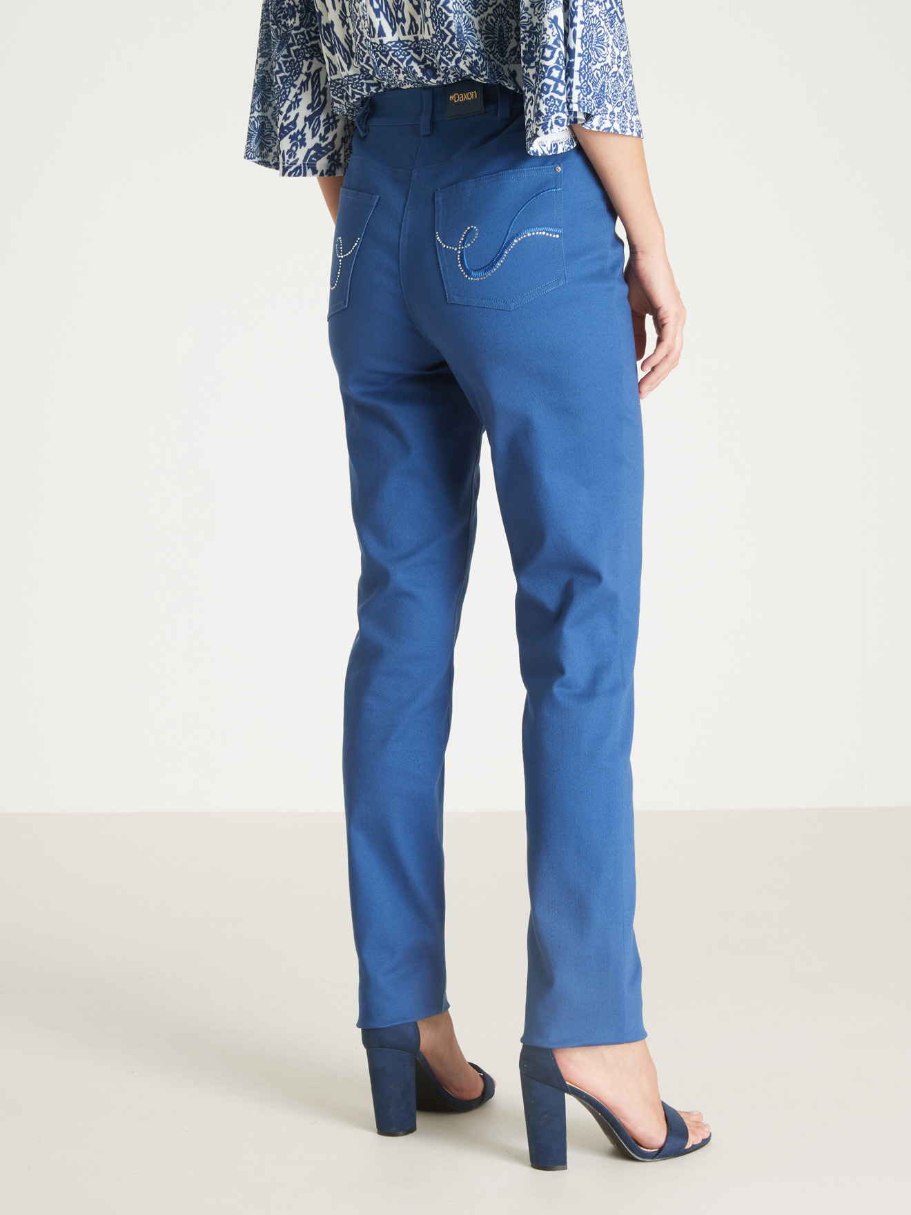 Pantalon 5 poches coupe droite