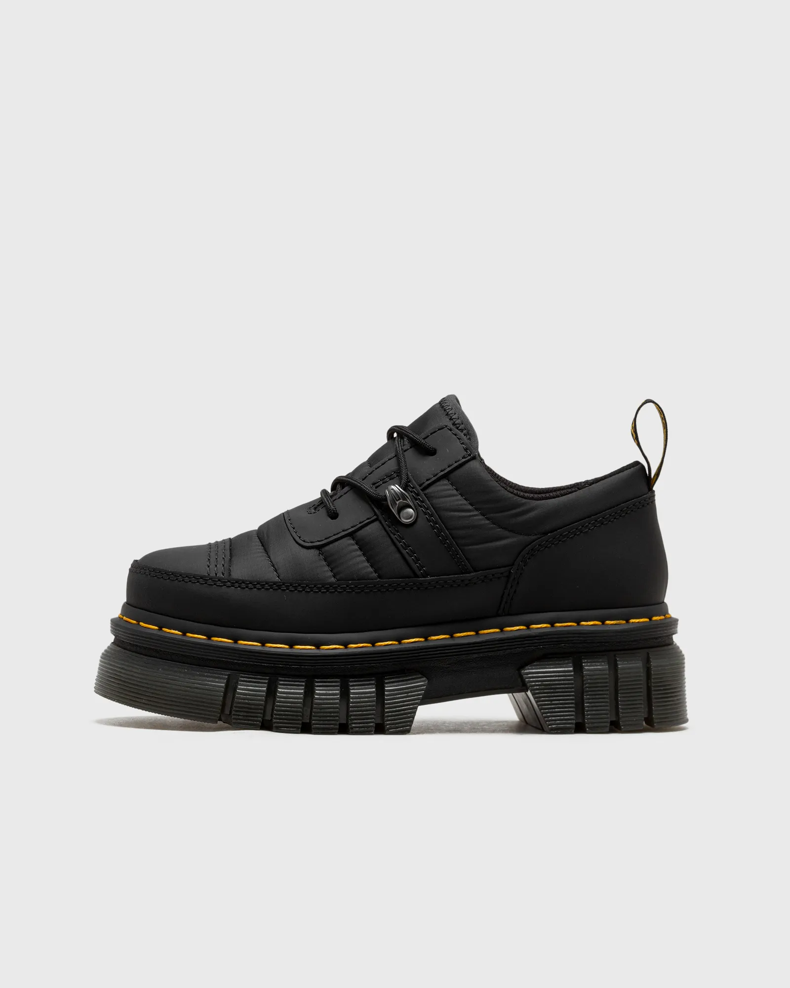 Sapato Dr. Martens Audrick 3i Qltd em couro emborrachado preto com acolchoamento quente
