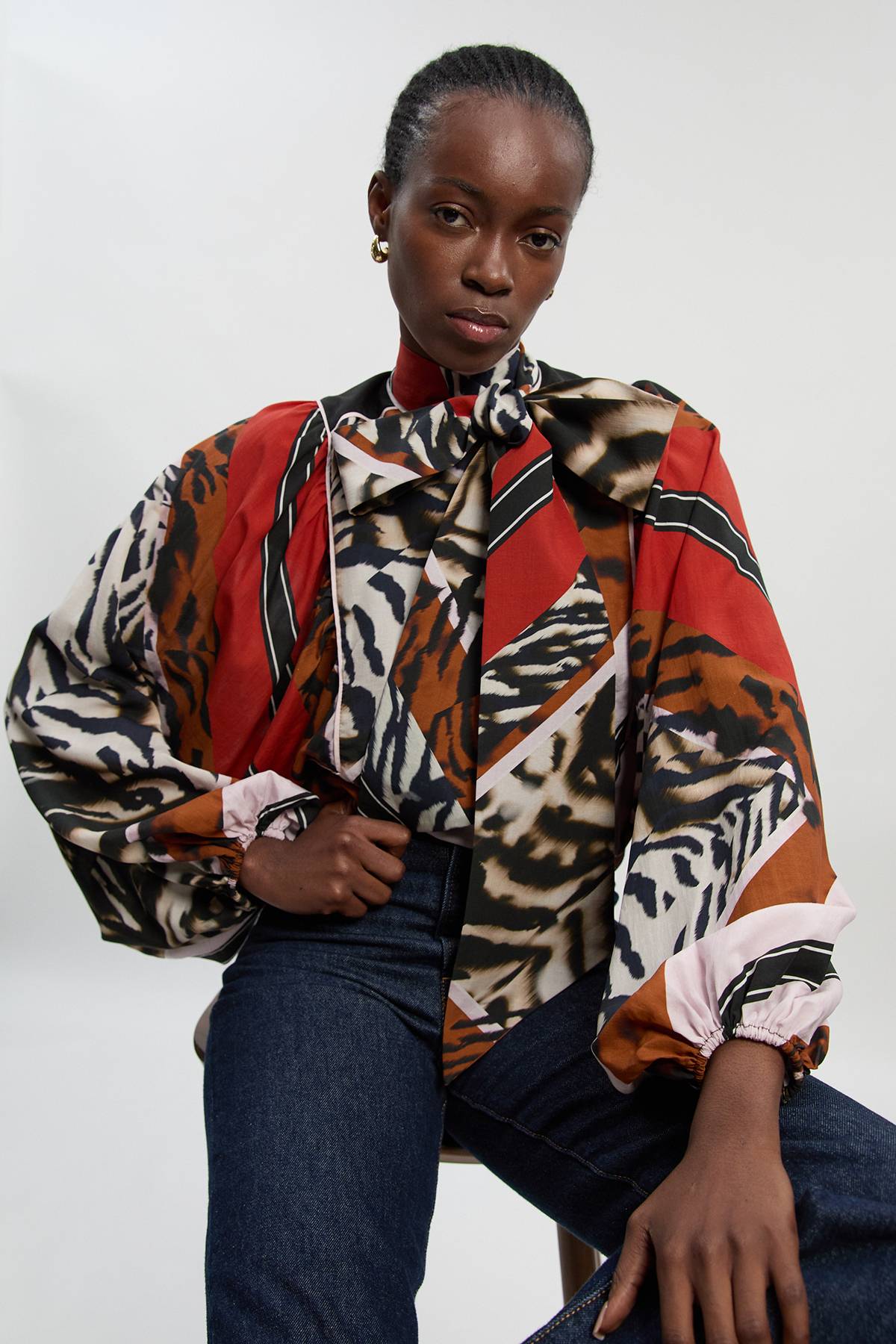 KarenMillen Blouse à Imprimé Animalier en Tencel Fluide Tissé avec Lien au Col