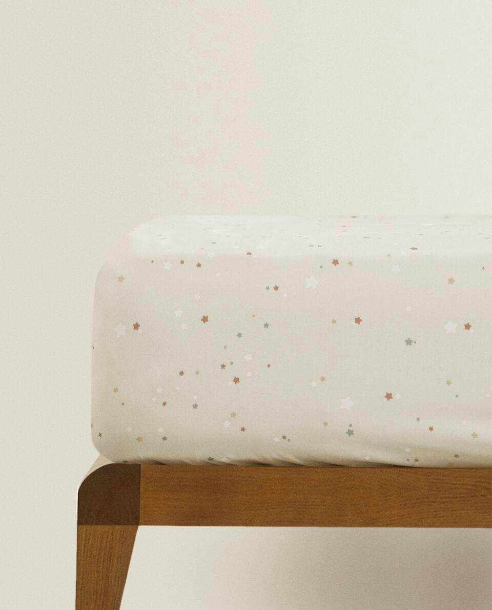 LENÇOL DE ELÁSTICO COM ESTAMPA DE ESTRELAS