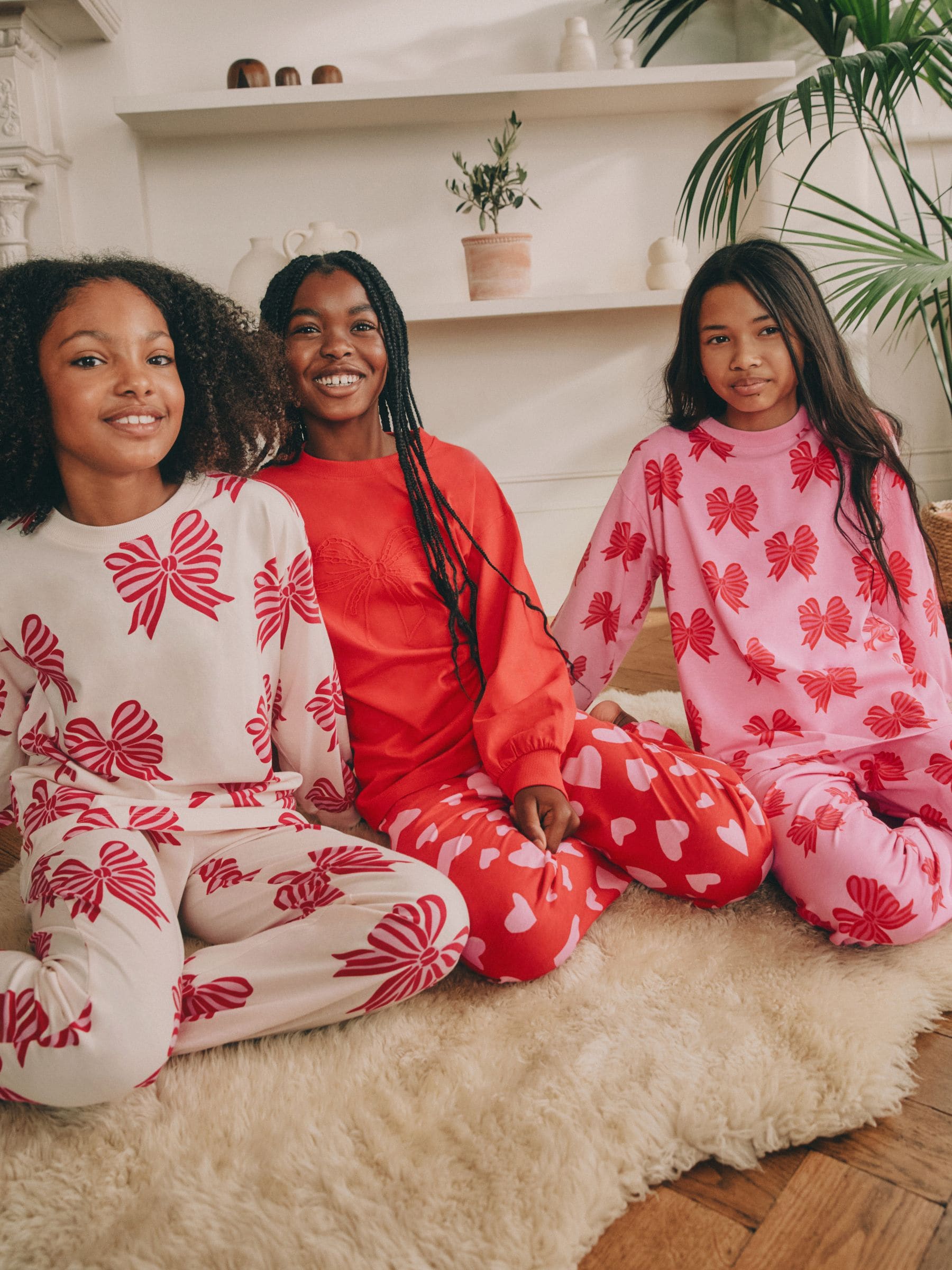 Red Bows/Hearts - Verpakking van 3 pyjama's met joggingbroek (3-16 jr)