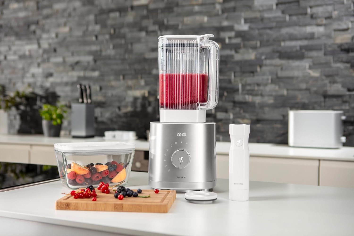 ZWILLING ENFINIGY Hochleistungsstandmixer Pro 1.8 Liter, Mixer mit Edelstahl-Winglet-Klinge & Gleichstrommotor, Silber