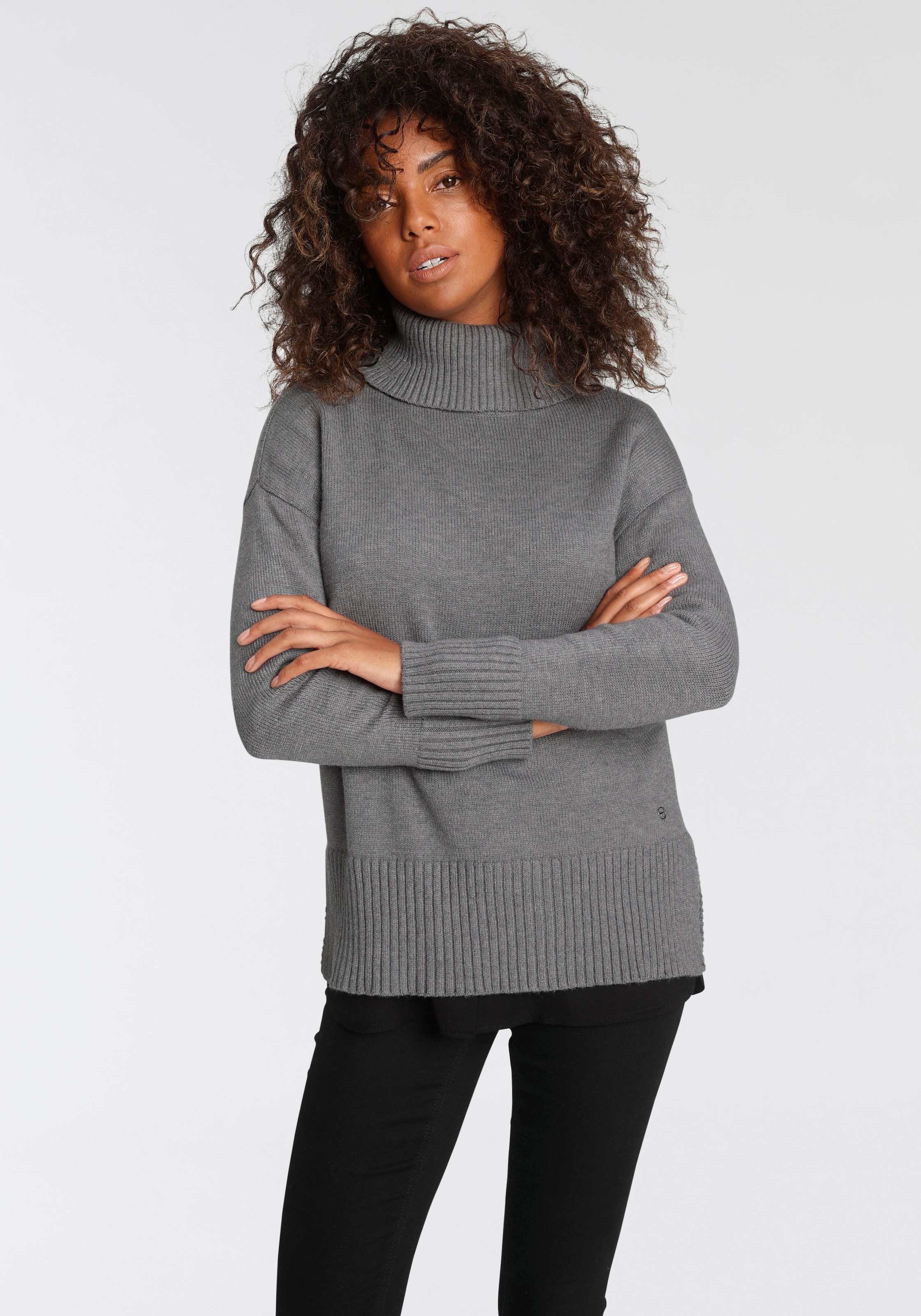 Tamaris Rollkragenpullover , in lässiger Form mit seitlichen Schlitzen
