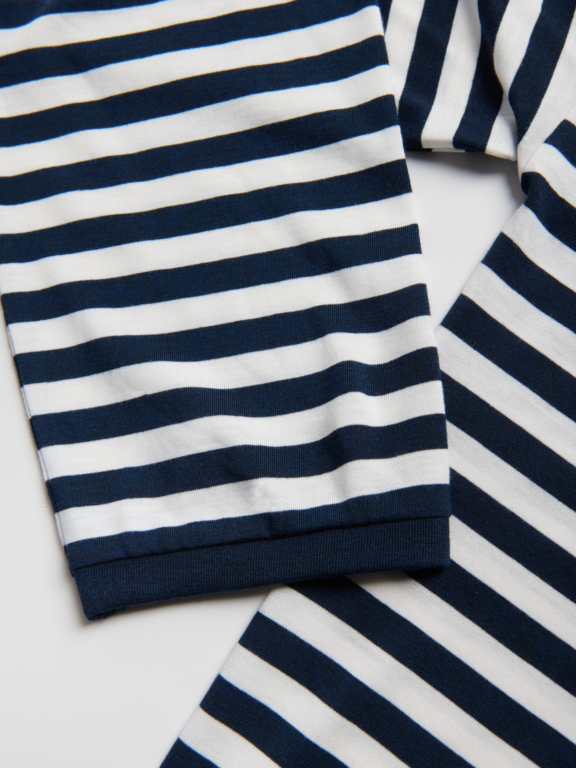 Gestreiftes Langarmshirt