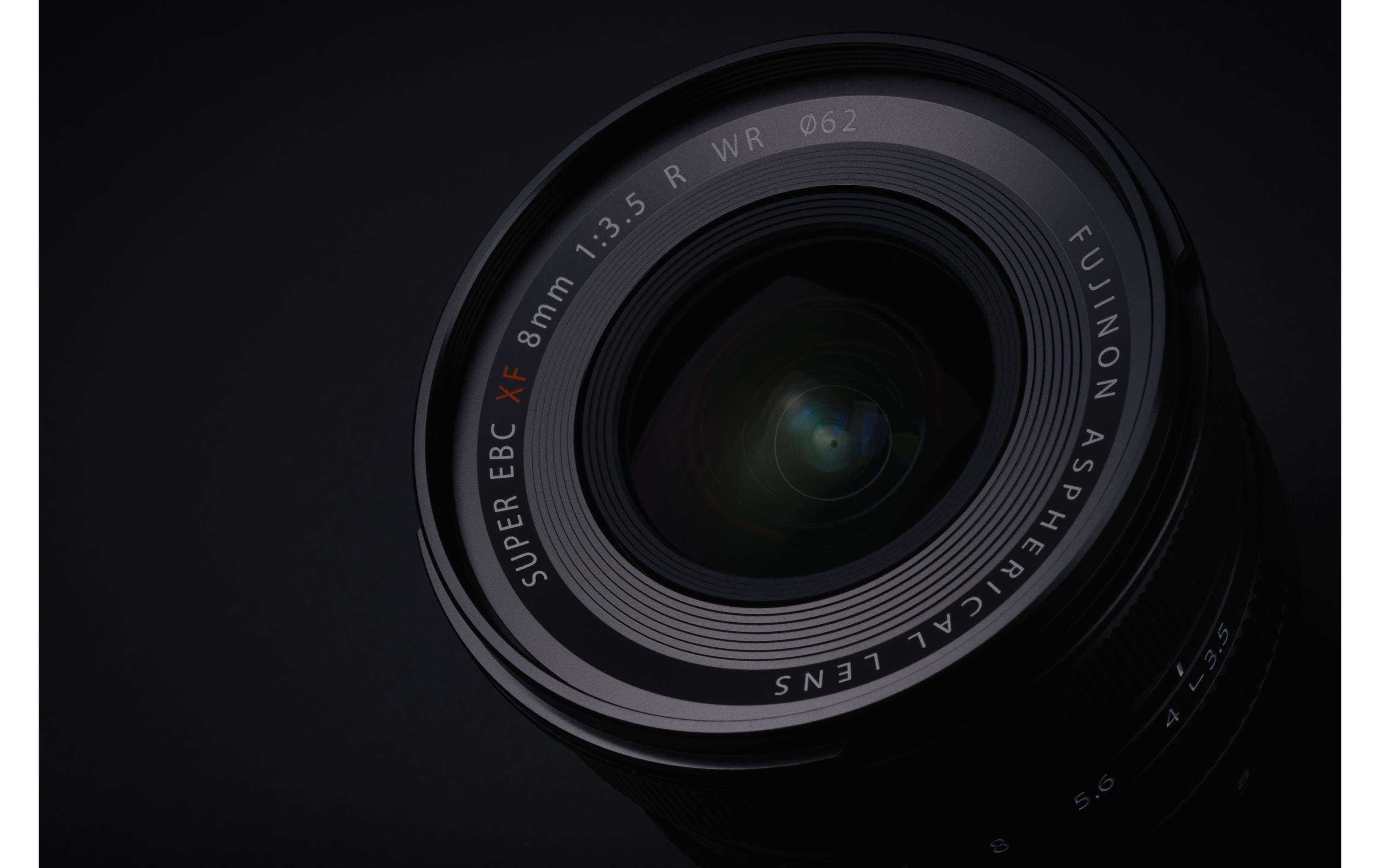 Festbrennweite FUJINON XF 8mm F/3.5 R WR – Fujifilm X-Mount<br>Kompaktes wetterfestes Ultraweitwinkelobjektiv