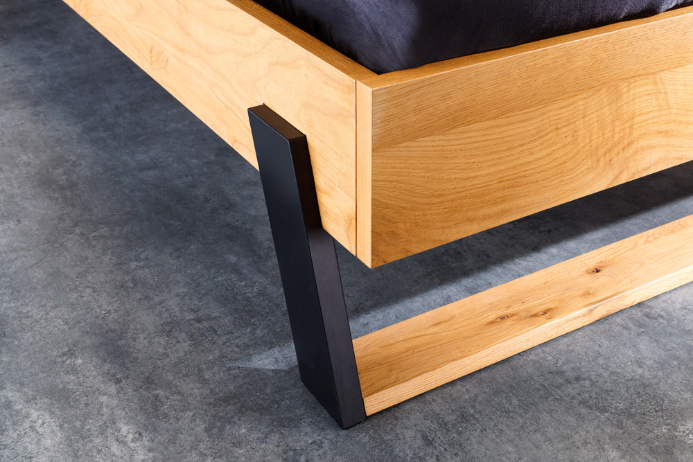Massivholz Doppelbett AMAZONAS 180x200cm natur Wildeiche Baumkante