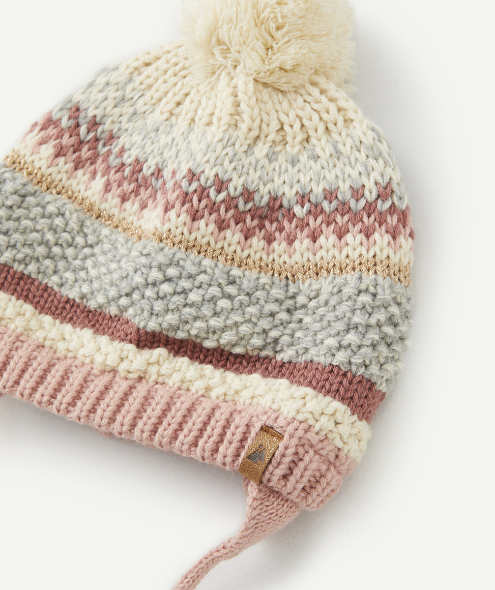 BONNET TRICOT BÉBÉ FILLE EN FIBRES RECYCLÉES AUX DÉTAILS ROSES AVEC POMPON