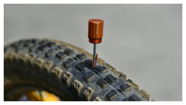 Kit de Réparation Tubeless Granite Design Stash Outils   4 Mèches Orange