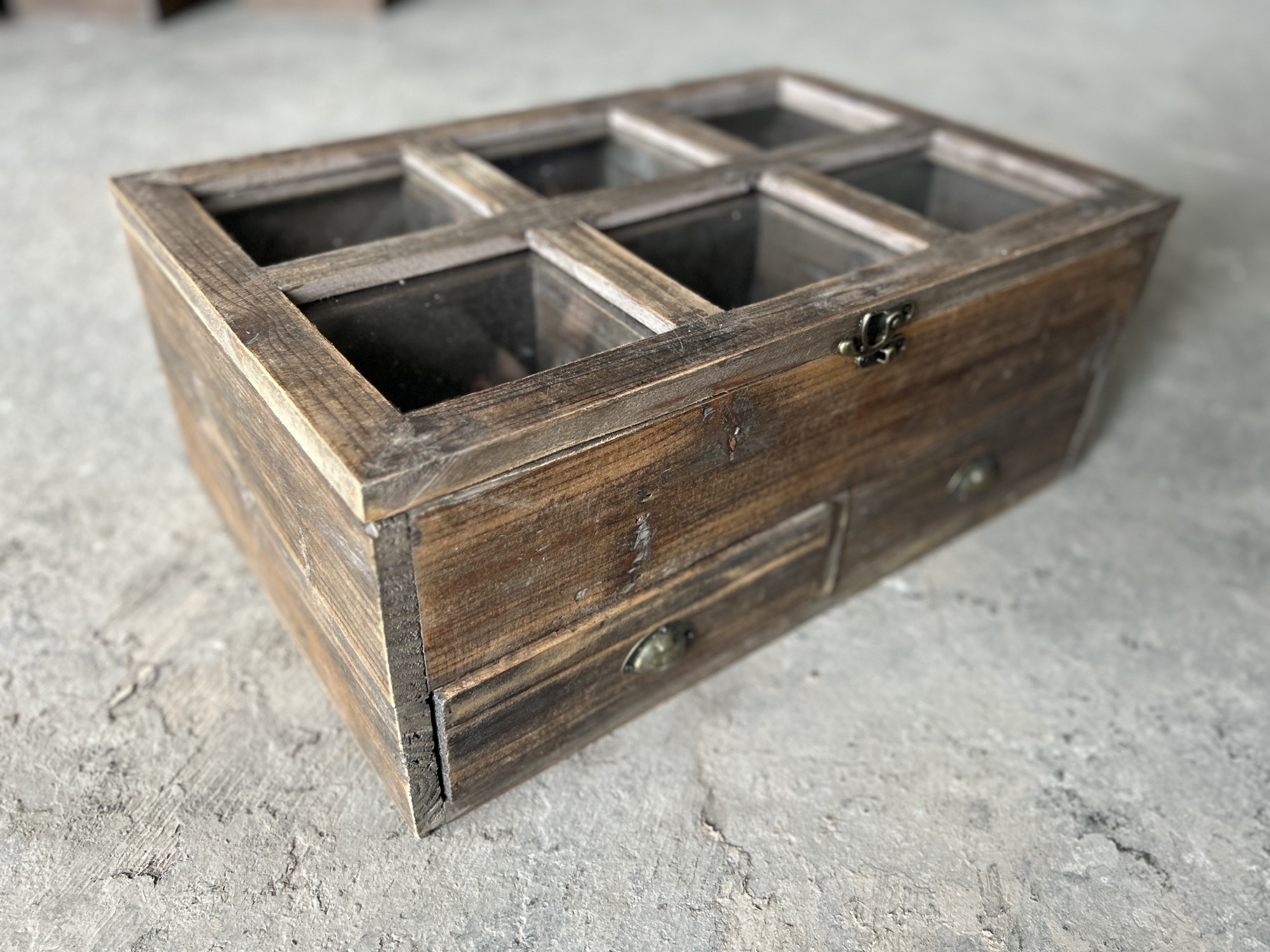 Sortierkasten mit 6 Fächern und 2 Schubladen, aus recyceltem Holz, B 55,5 cm, L 36,5 cm, H 22 cm von fischer's lagerhaus
