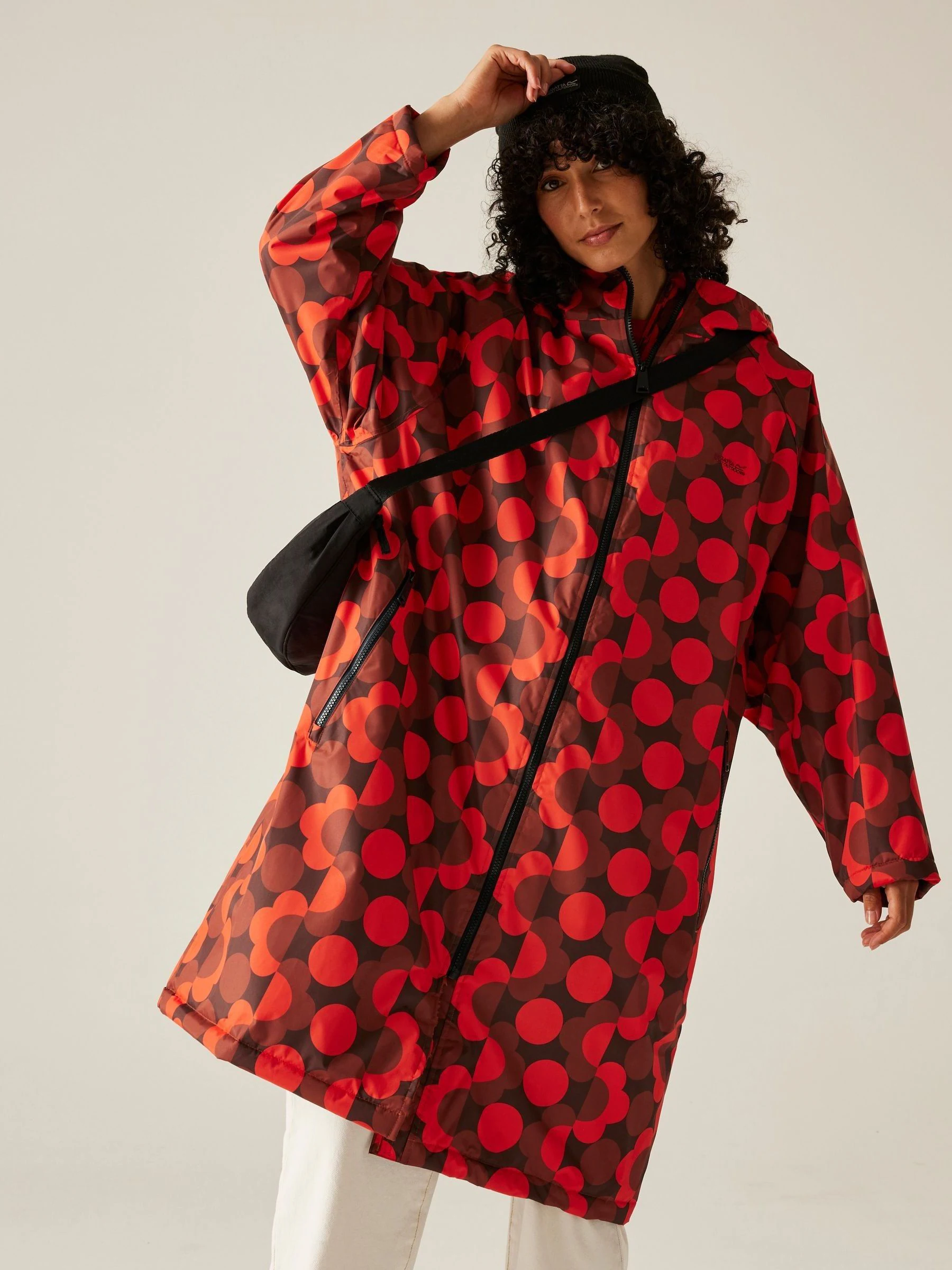 Rood - Regatta Hydra Fort Waterproof Orla Changing Robe