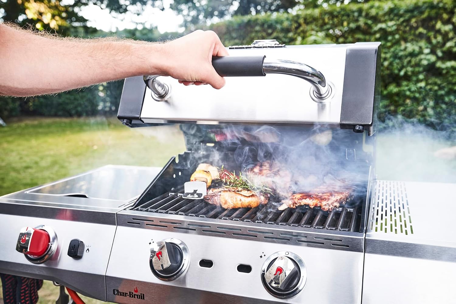 Char-Broil Gasgrill Advantage PRO S - 2 Brenner, TRU-Infrared Technology, 900°C Sear-Brenner, Gusseisen Roste - Ideal für draußen, Garten, Terrasse