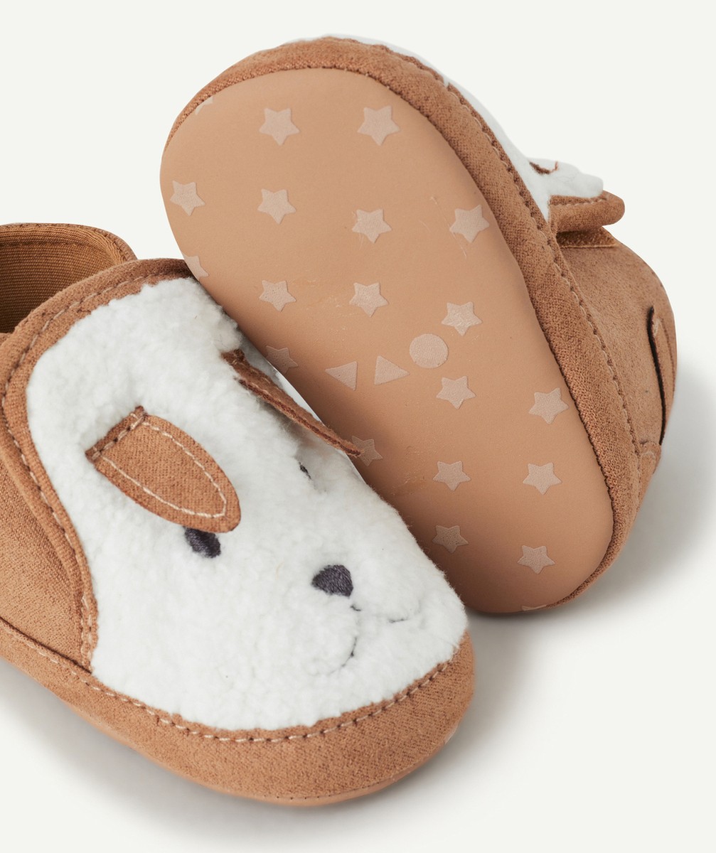 LA PAIRE DE CHAUSSONS BÉBÉ GARÇON EN SHERPA LAPIN
