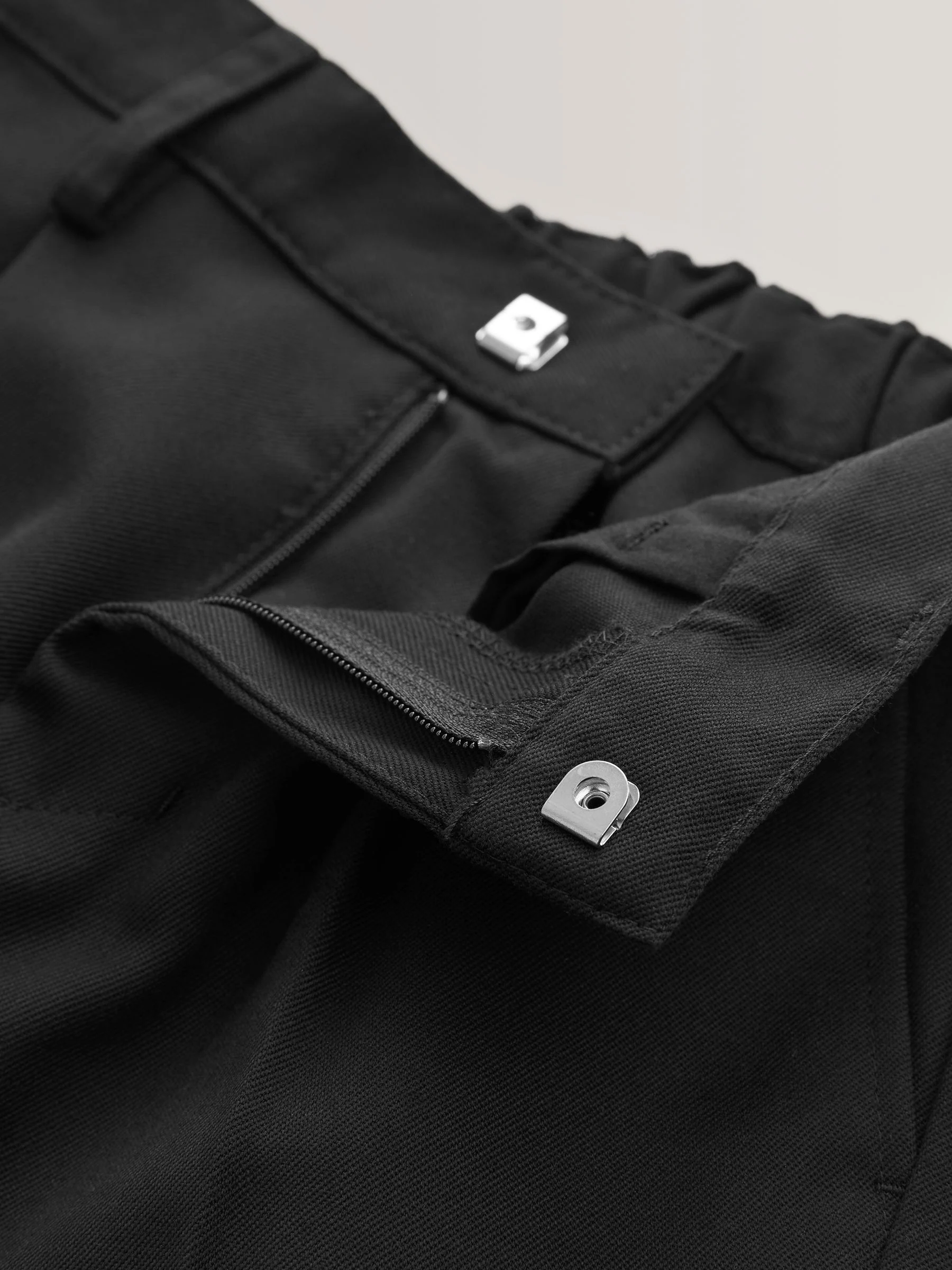 Zwart - Schoolbroek met geplooide voorkant (3-17 jr)