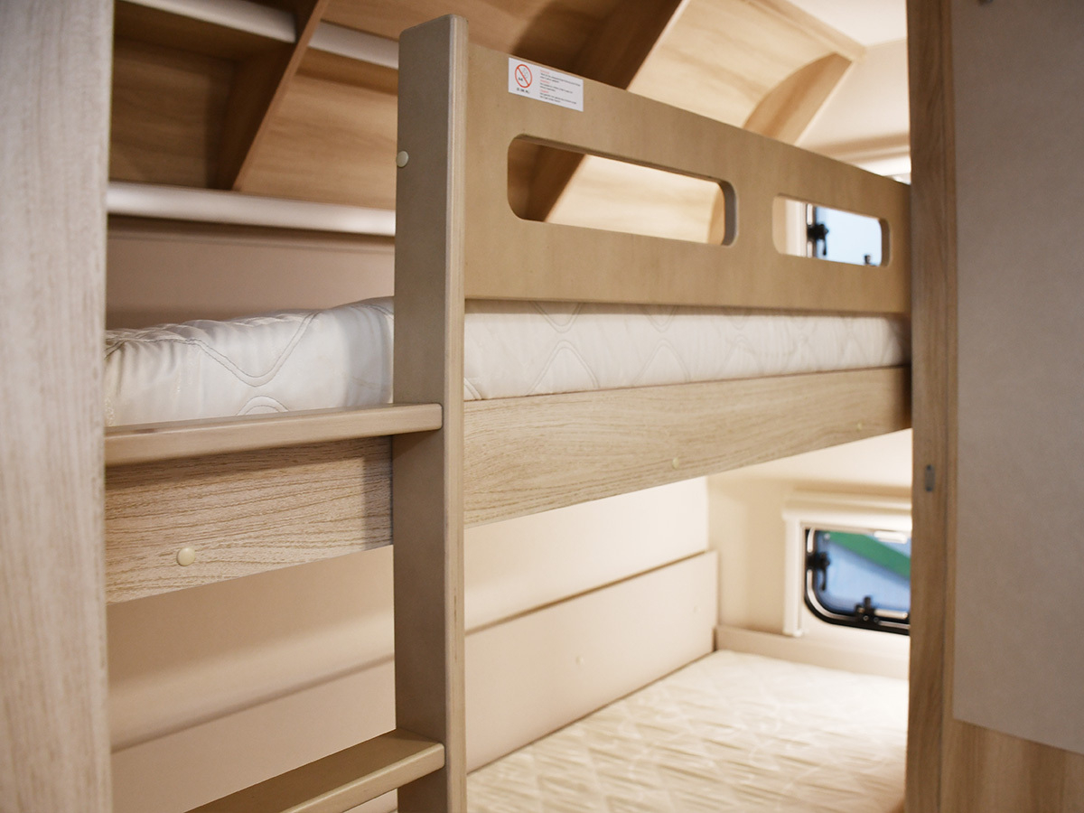 Hobby De Luxe 490 KMF 2026 caravan