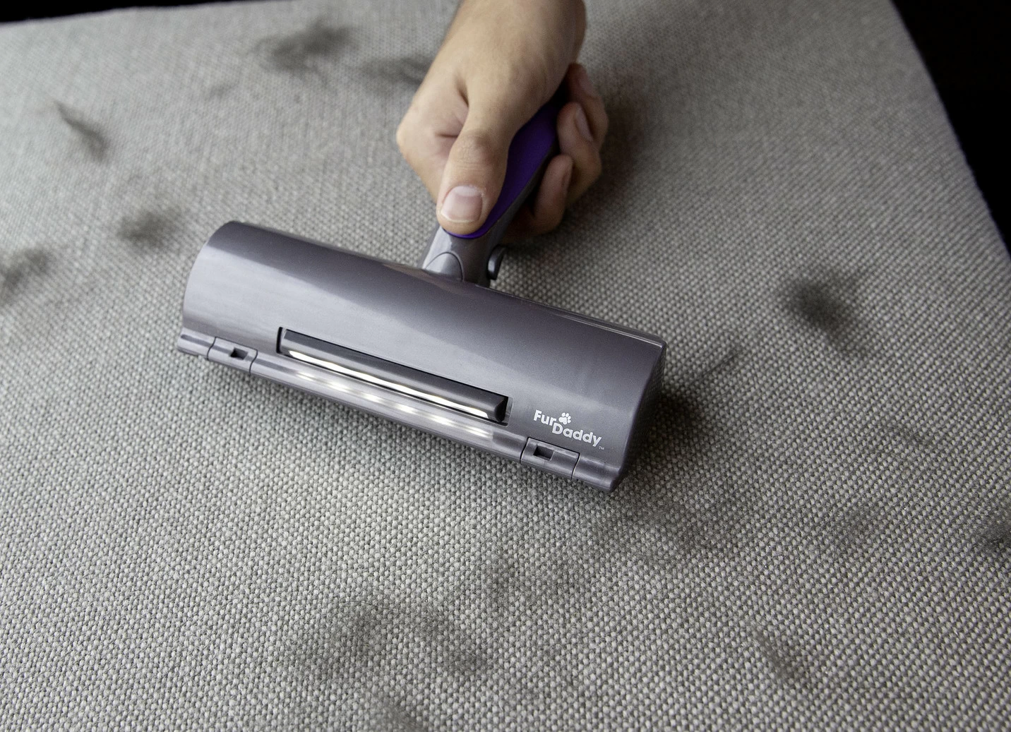 Batteriebetriebene Fussel- und Tierhaarrolle mit LED-Licht