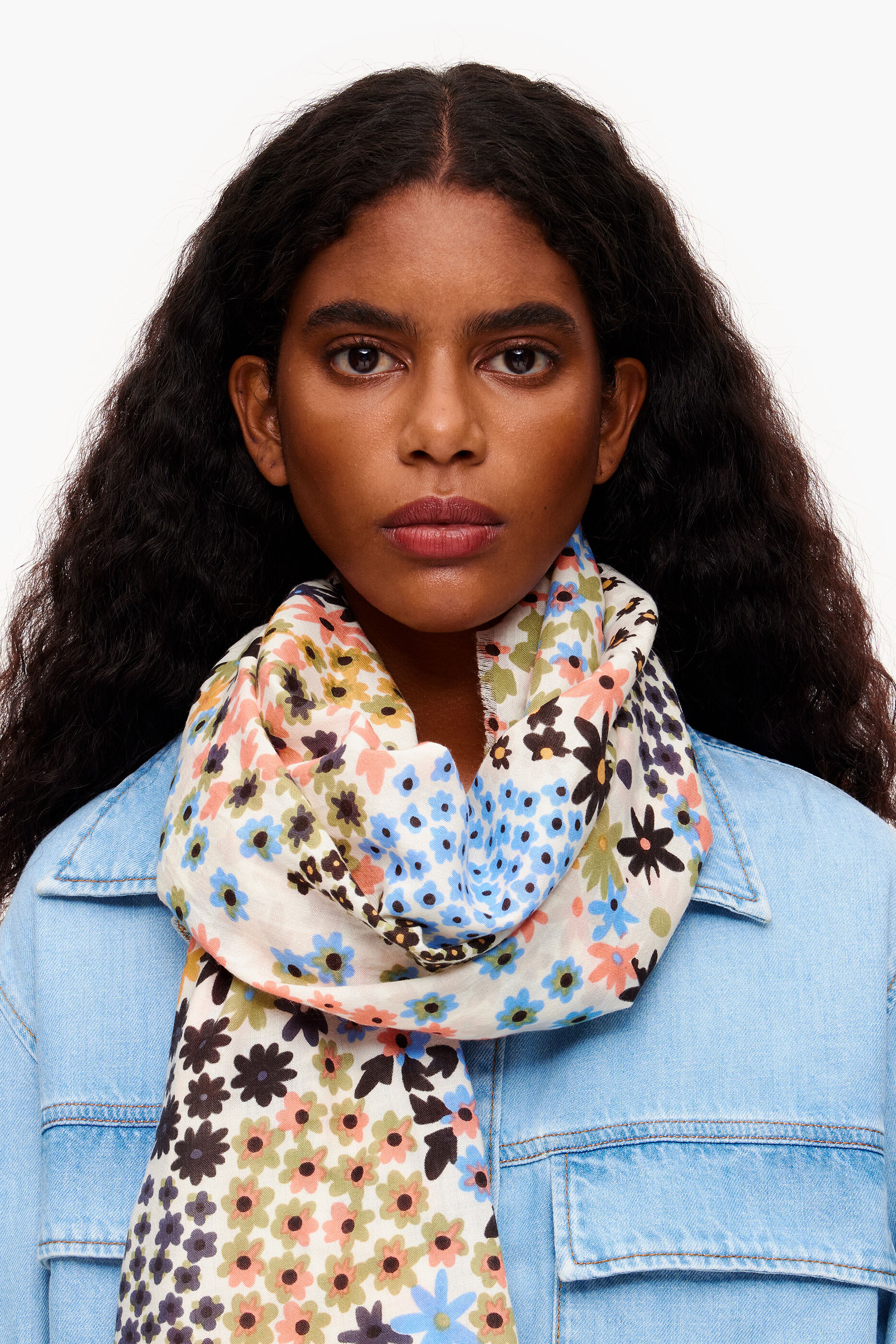 xale floral branco