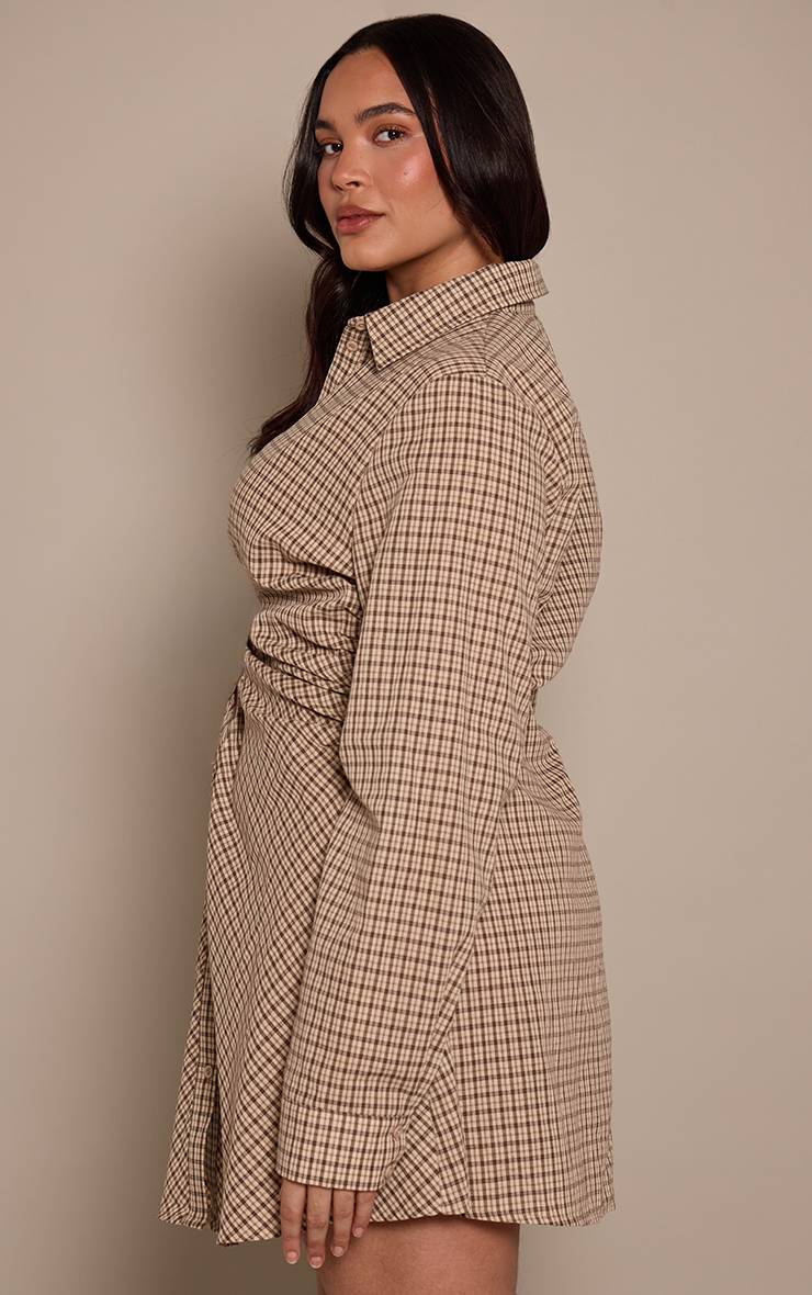Crème Robe Chemise Grande Taille À Manches Longues Froncée À Carreaux Boutonnée