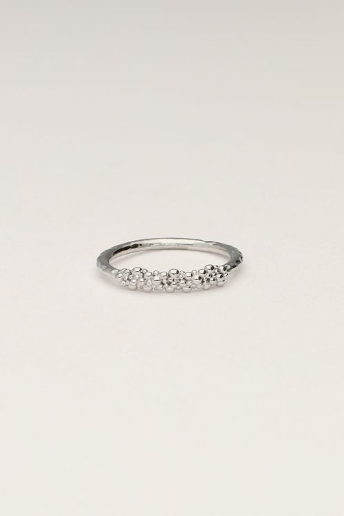 Minimalistische ring met bubbels