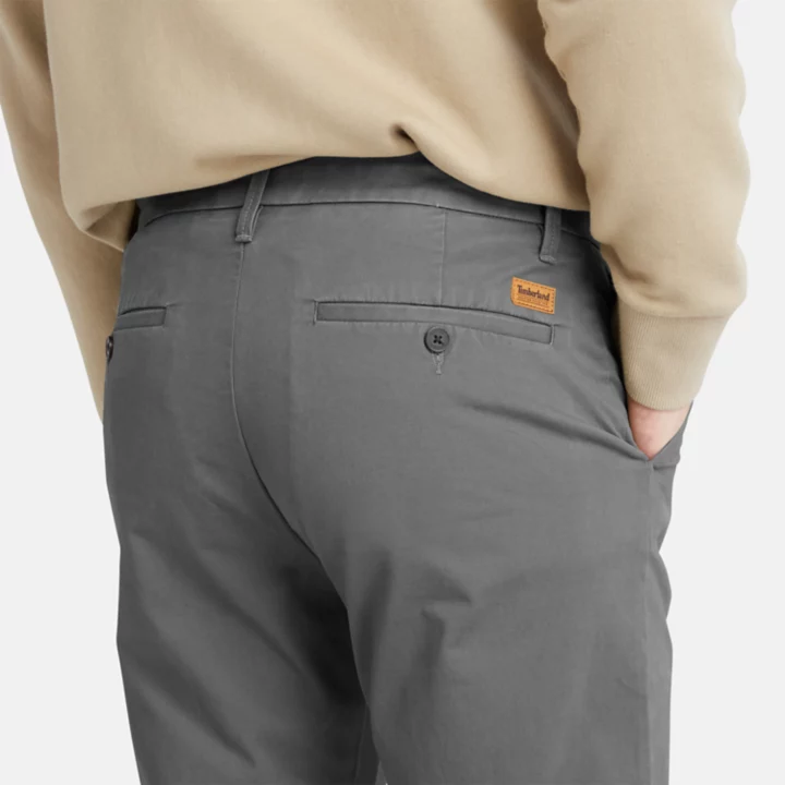 Calça chino Squam Lake Stretch para homem, na cor cinza.