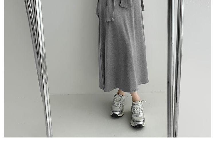 Shira - Maxi T-shirtjurk met strikceintuur en vierkante hals in 5 kleuren