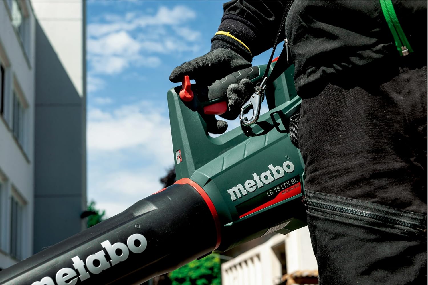 metabo Akku-Laubbläser LB 18 LTX BL – 601607650 – 18 V – Leiser Akku-Laubbläser mit starkem Motor und konstanter Blaskraft – Inkl. 2 Akkus und Ladegerät