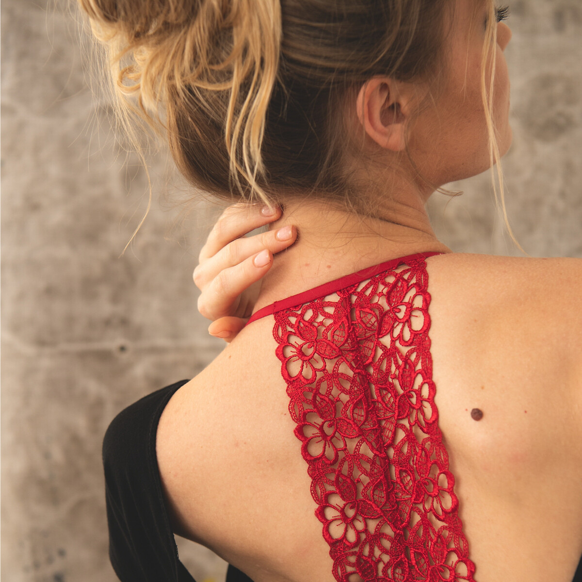 SCANDALE ECO LINGERIE<br>Sutiã triangular bordado em tecido ecológico Sublime