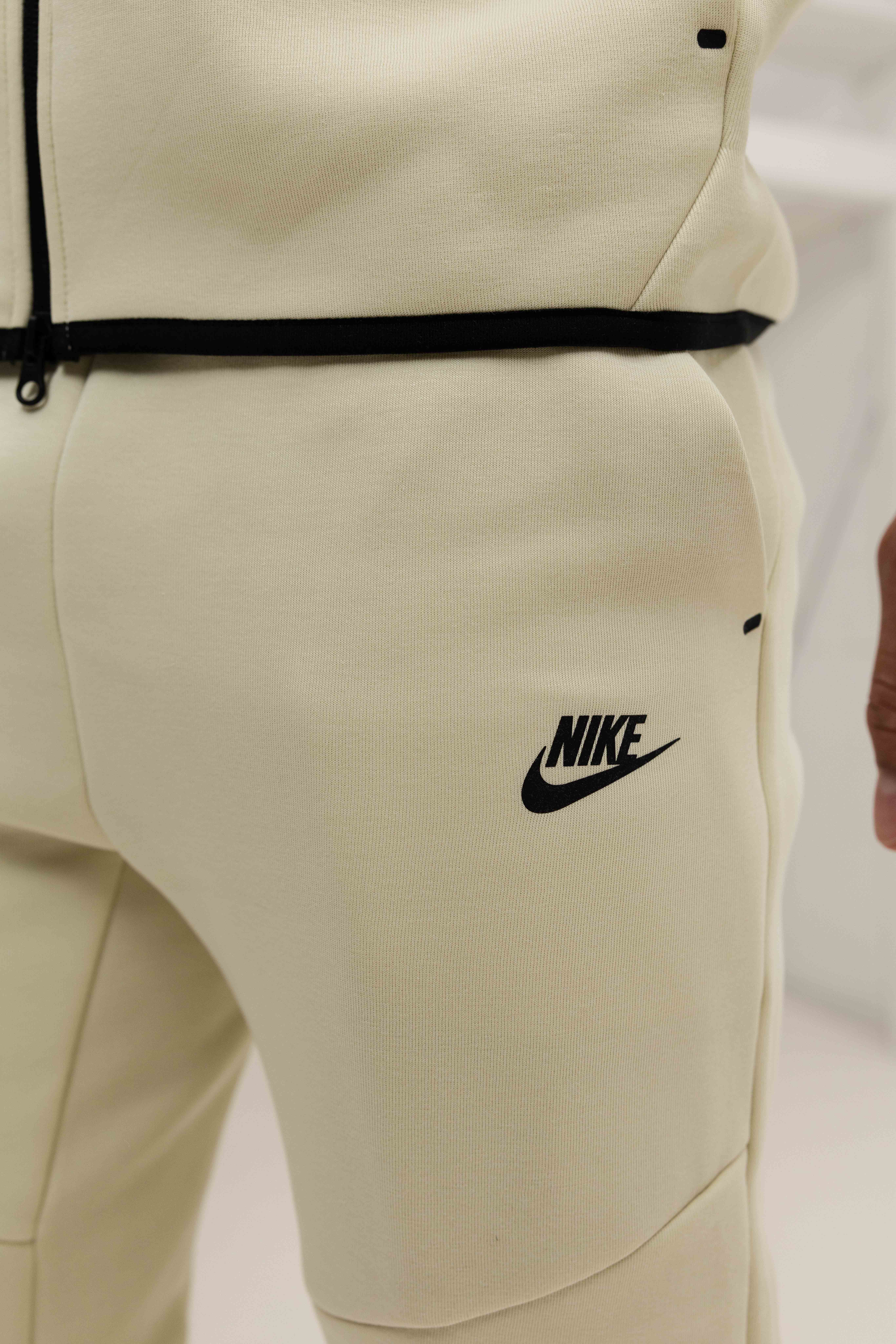 Nike Tech Fleece Trainingspak Heren Beige