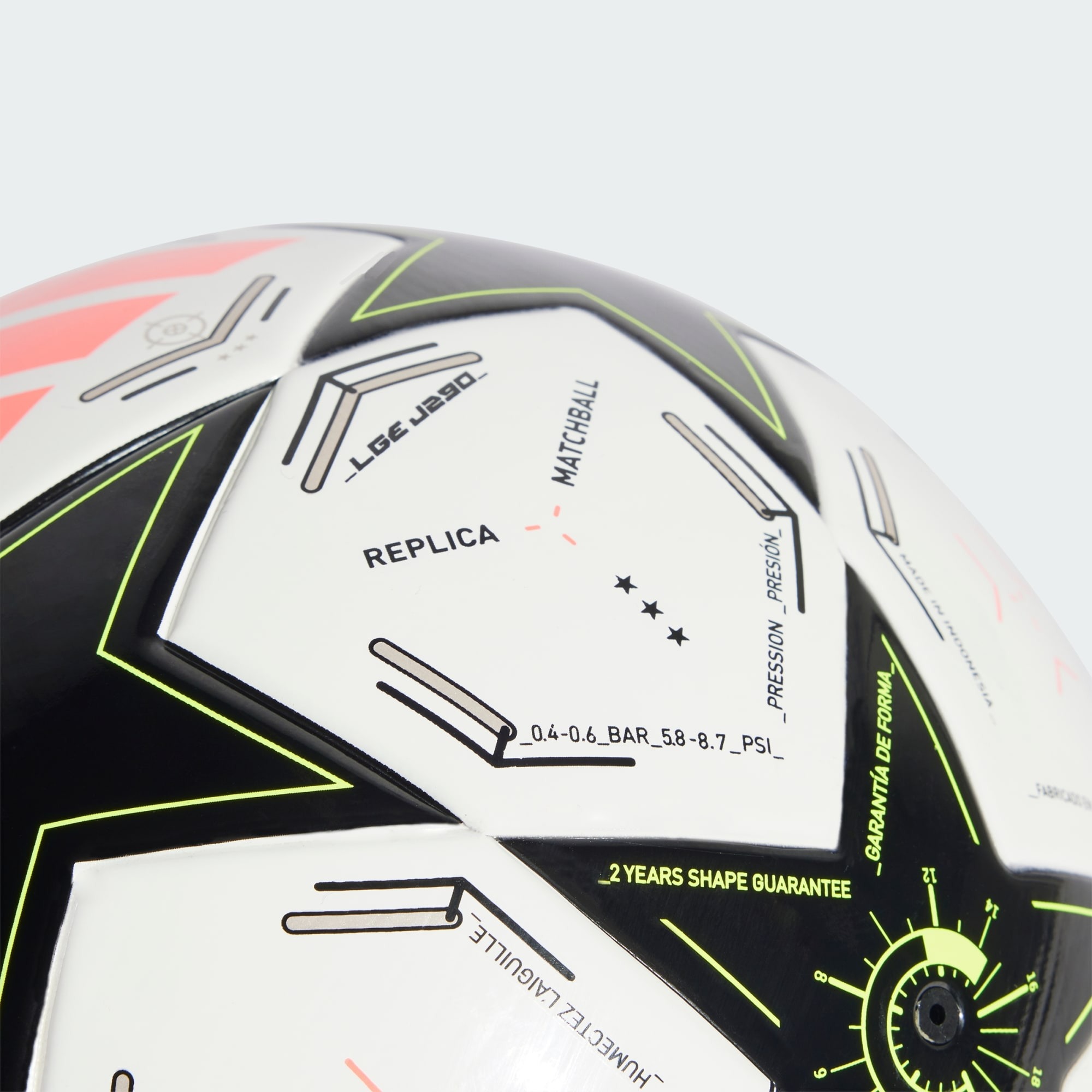 UCL League J290 White/Black/Platinum Metallic/Team Solar Yellow