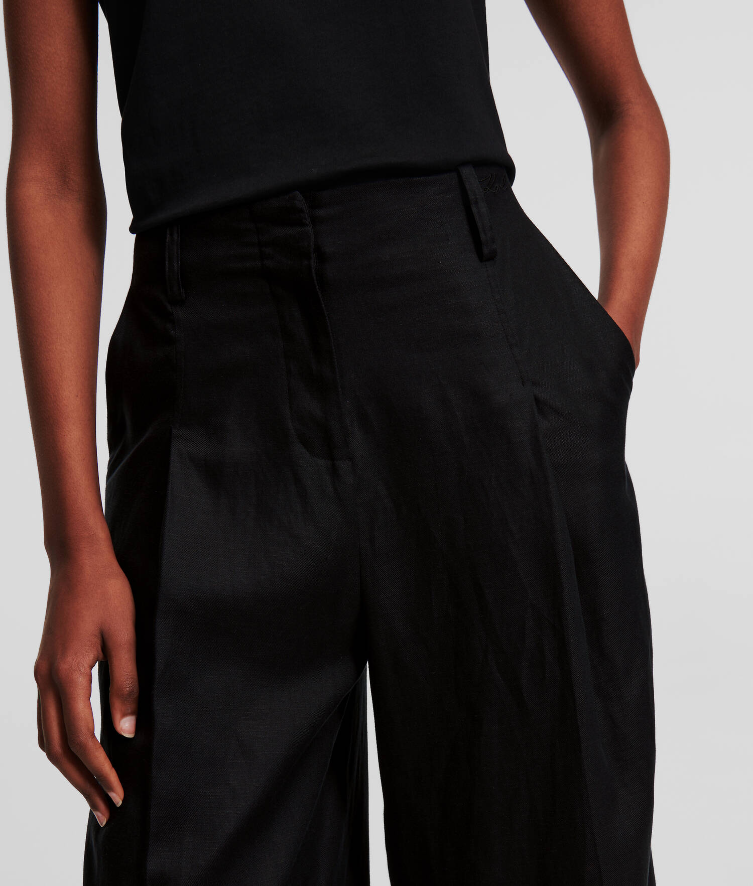 PANTALON LARGE À TAILLE HAUTE