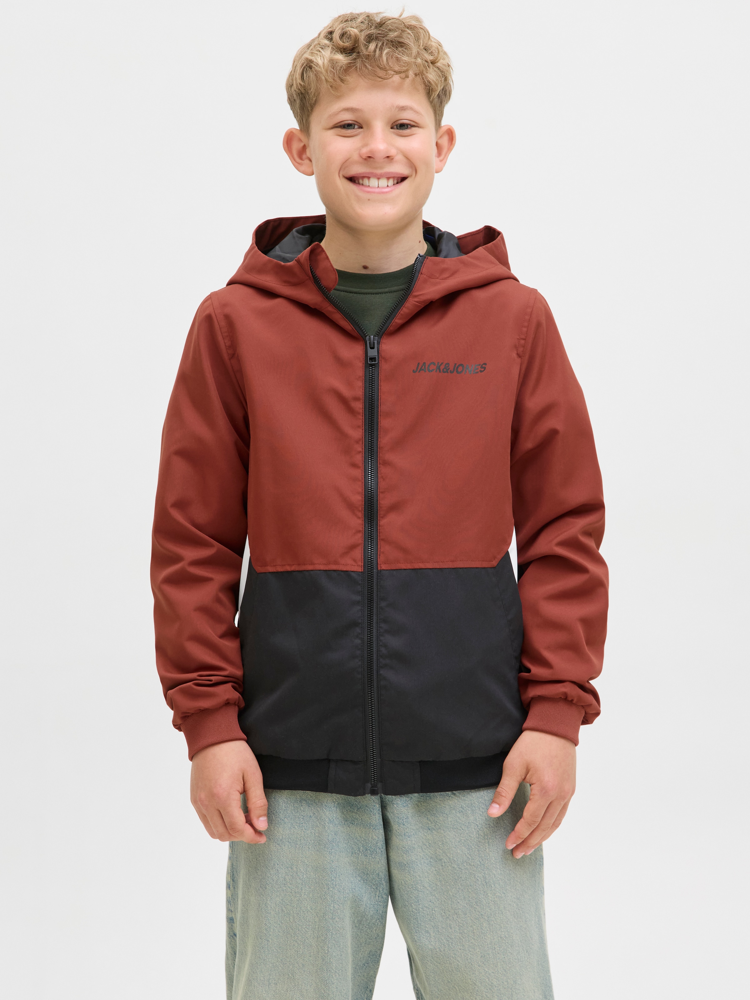 Jack & Jones Junior Outdoorjacke »JJERUSH wasserabweisend, mit Kapuze, mattes Finish« mit Kapuze colorblocking, modisch, regular fit, Kapuze